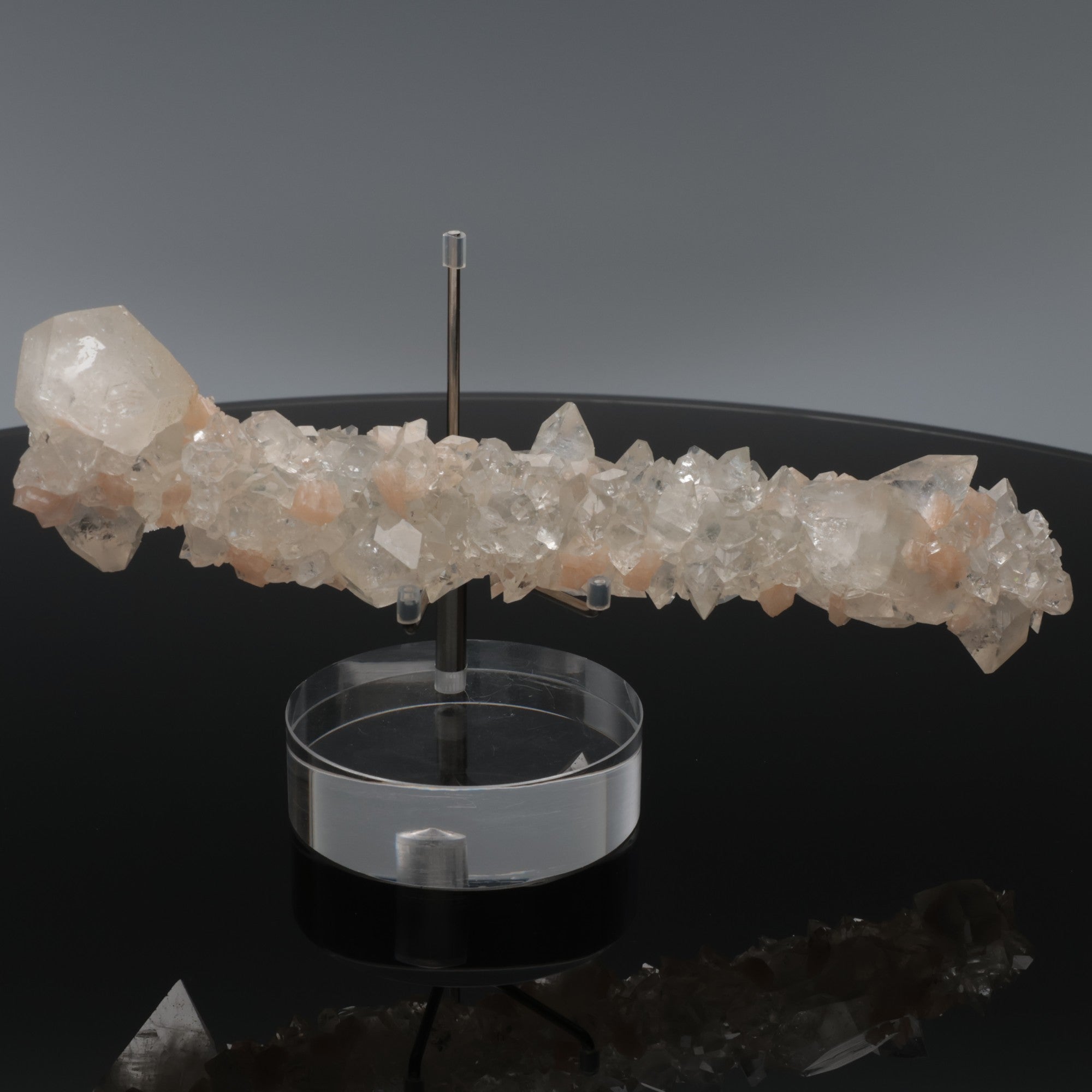 CRYSTAL BRIDGE II | Apophyllit mit Stilbit aus Jalgaon | 109 g | Unikat (#1062)
