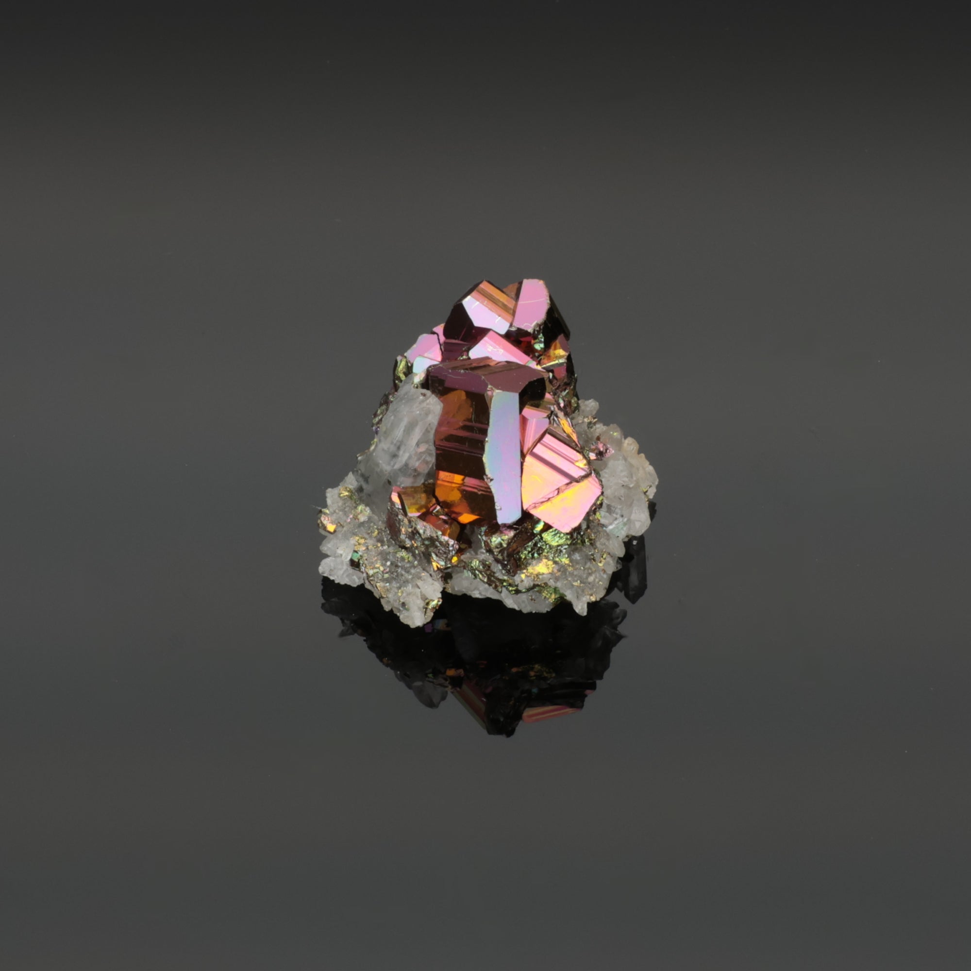 Mystic Orbit – Rainbow Pyrit aus Borneo, Indonesien – 26,8 g – Mineralien-Unikat (#1099)