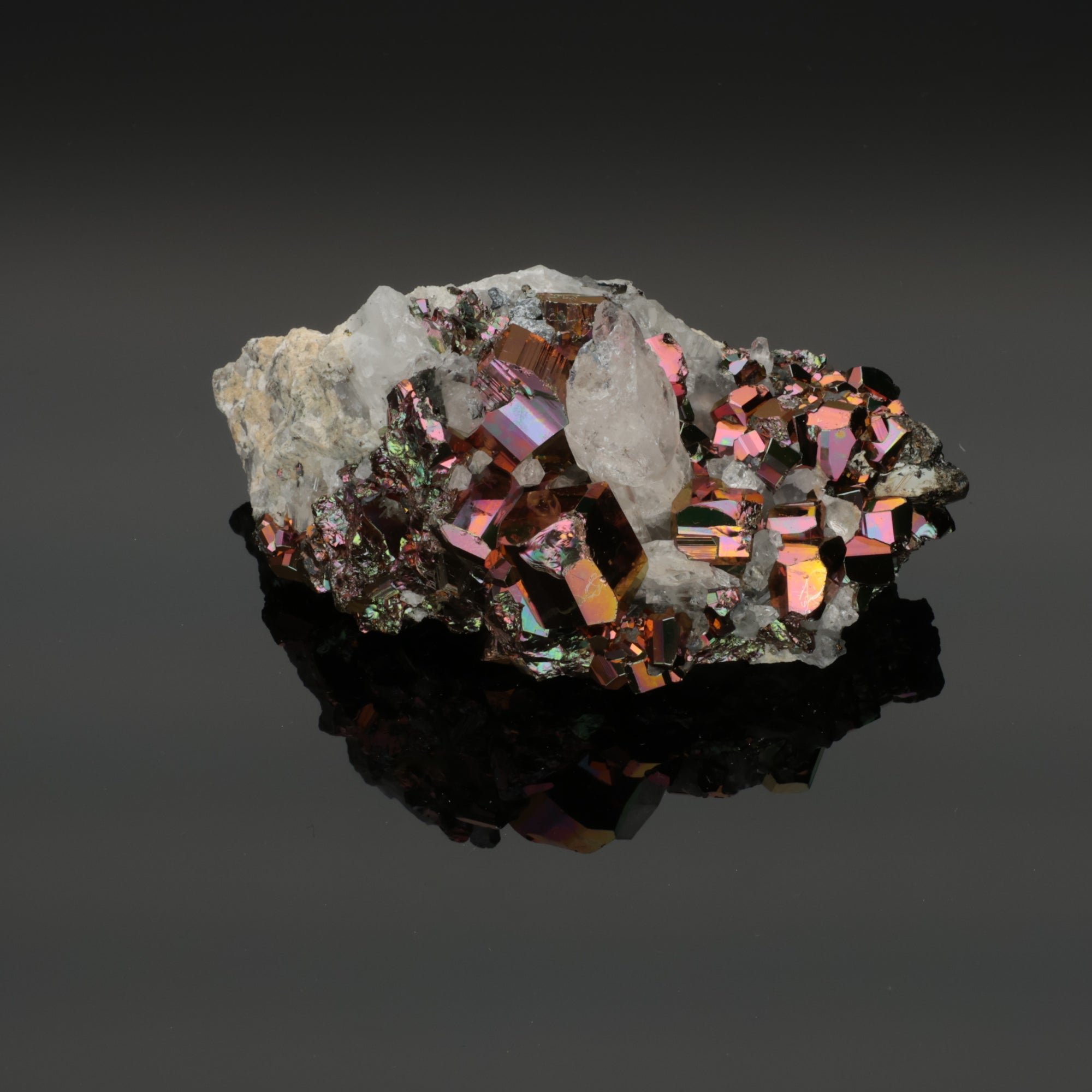 Neon Vault – Rainbow Pyrit aus Borneo, Indonesien – 105 g – Mineralien-Unikat (#1086)