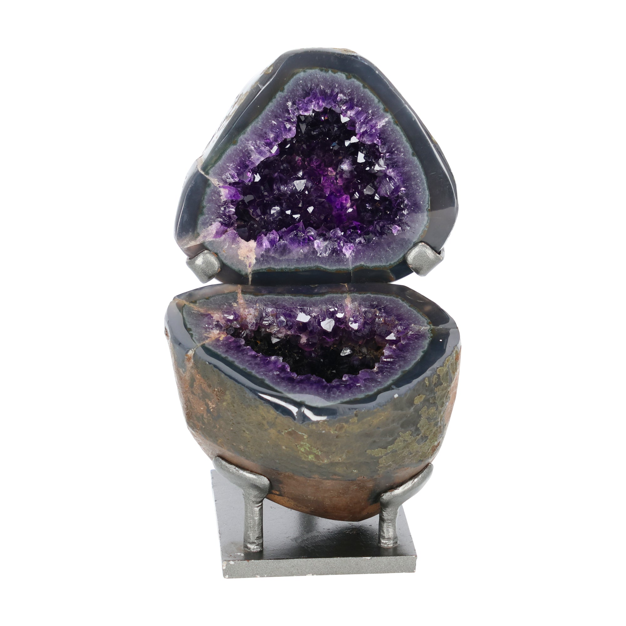 Amethyst Geoden-Juwelenbox aus Uruguay auf Metallstandfuß mit geöffneter Geode und violetter Kristalldruse im Inneren.