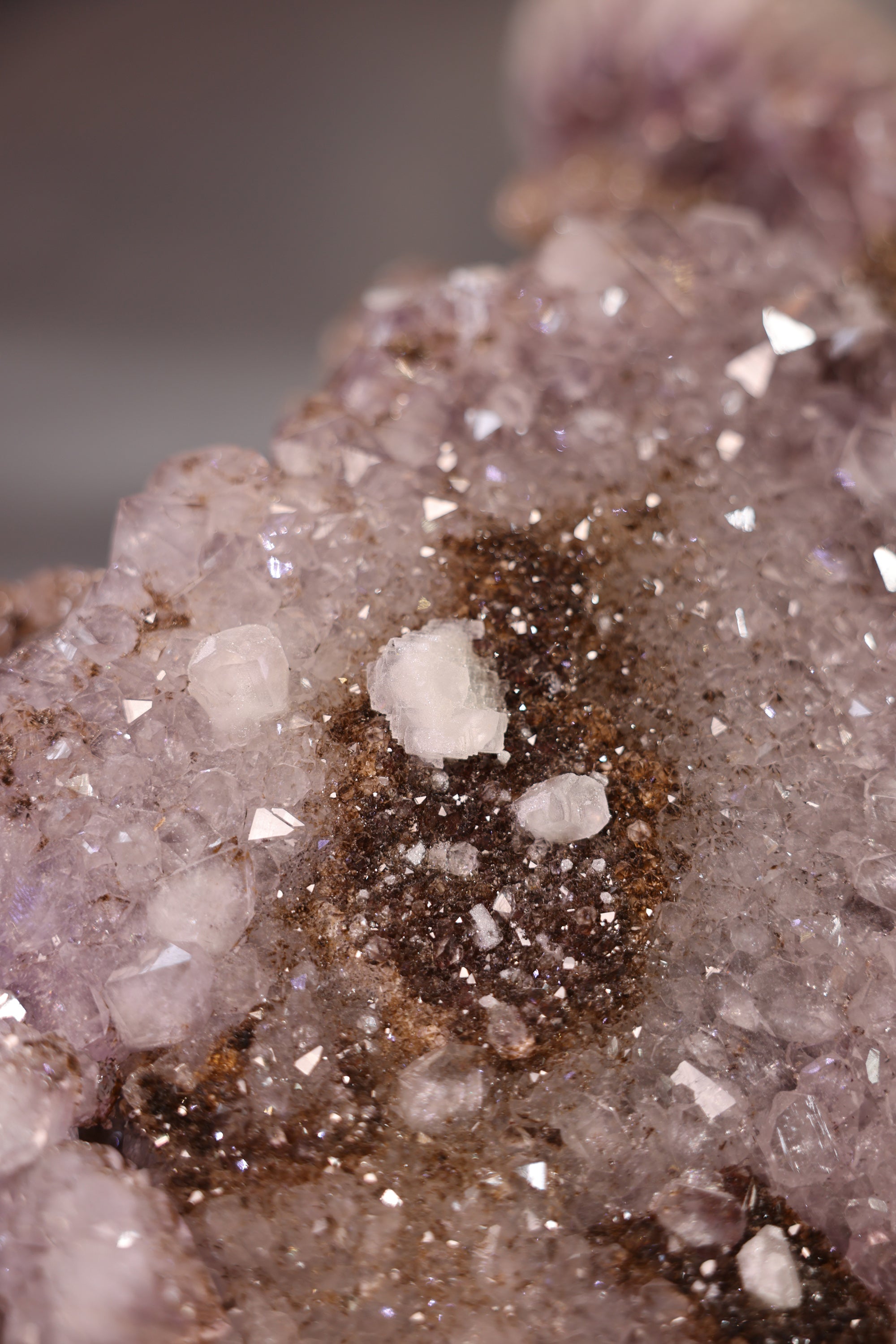 Amethyst Druse 64,8 Kg Brasilien rosa Kristalle mit Calcit - Bluse Crystal