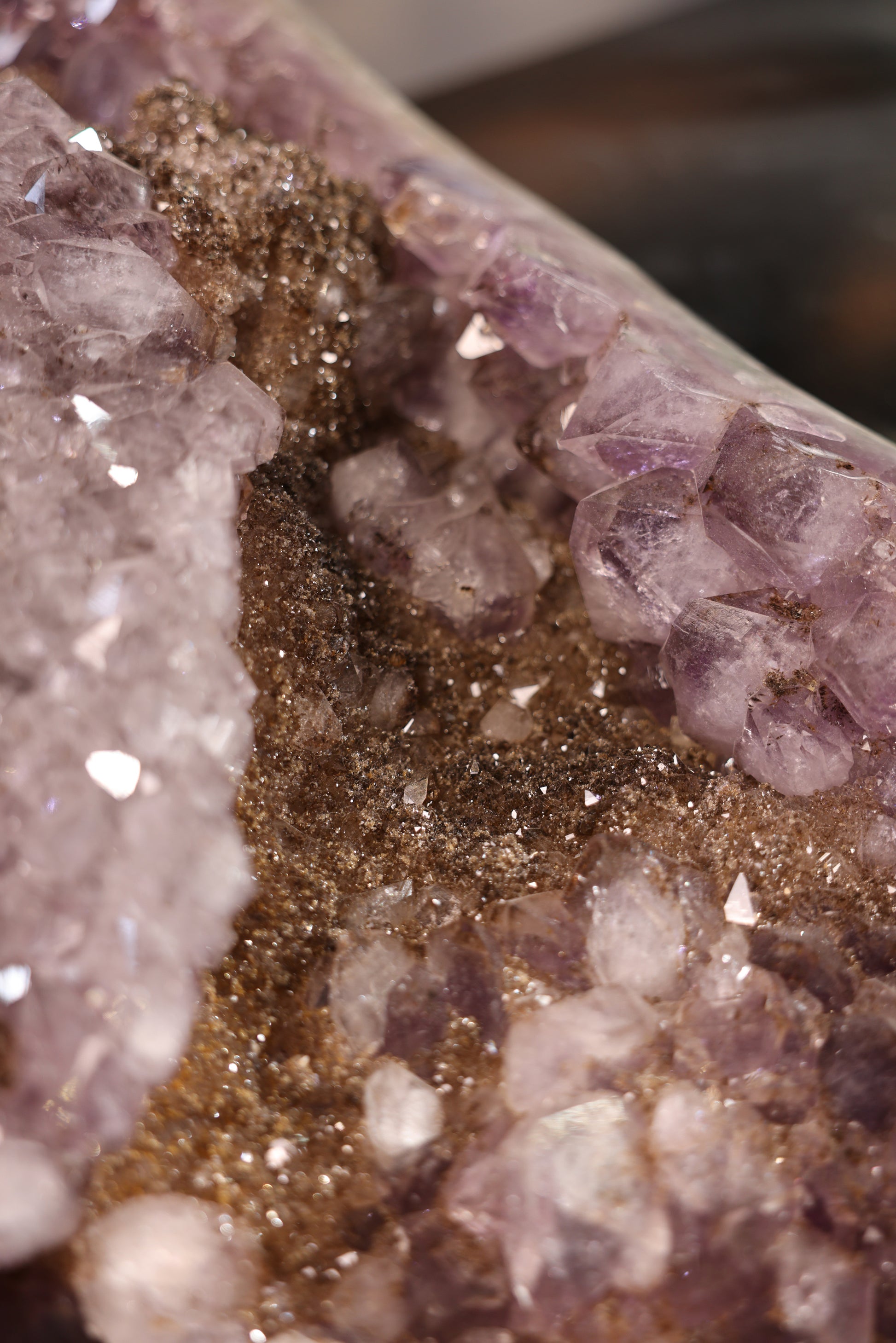 Amethyst Druse 64,8 Kg Brasilien rosa Kristalle mit Calcit - Bluse Crystal
