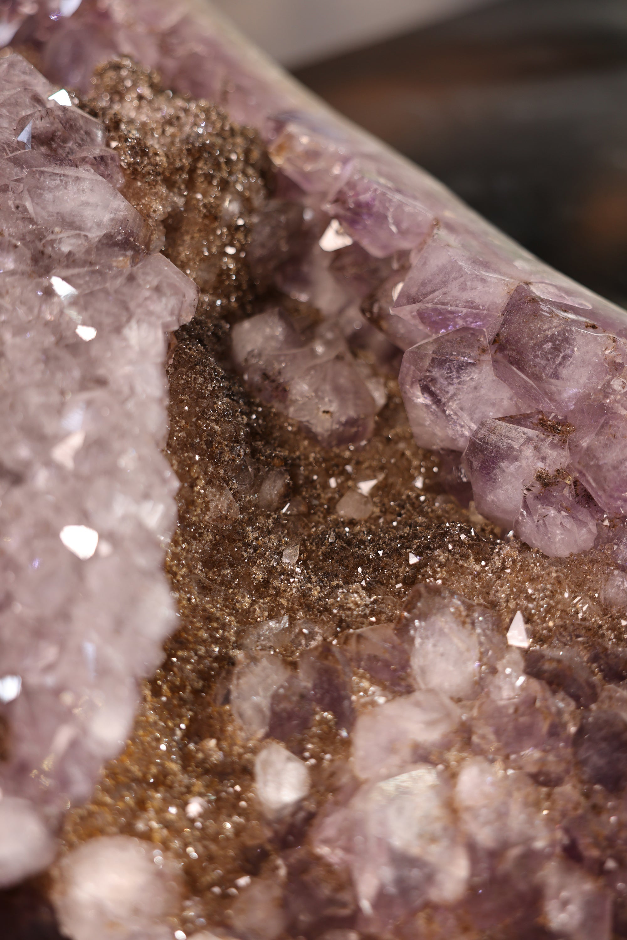 Amethyst Druse 64,8 Kg Brasilien rosa Kristalle mit Calcit - Bluse Crystal