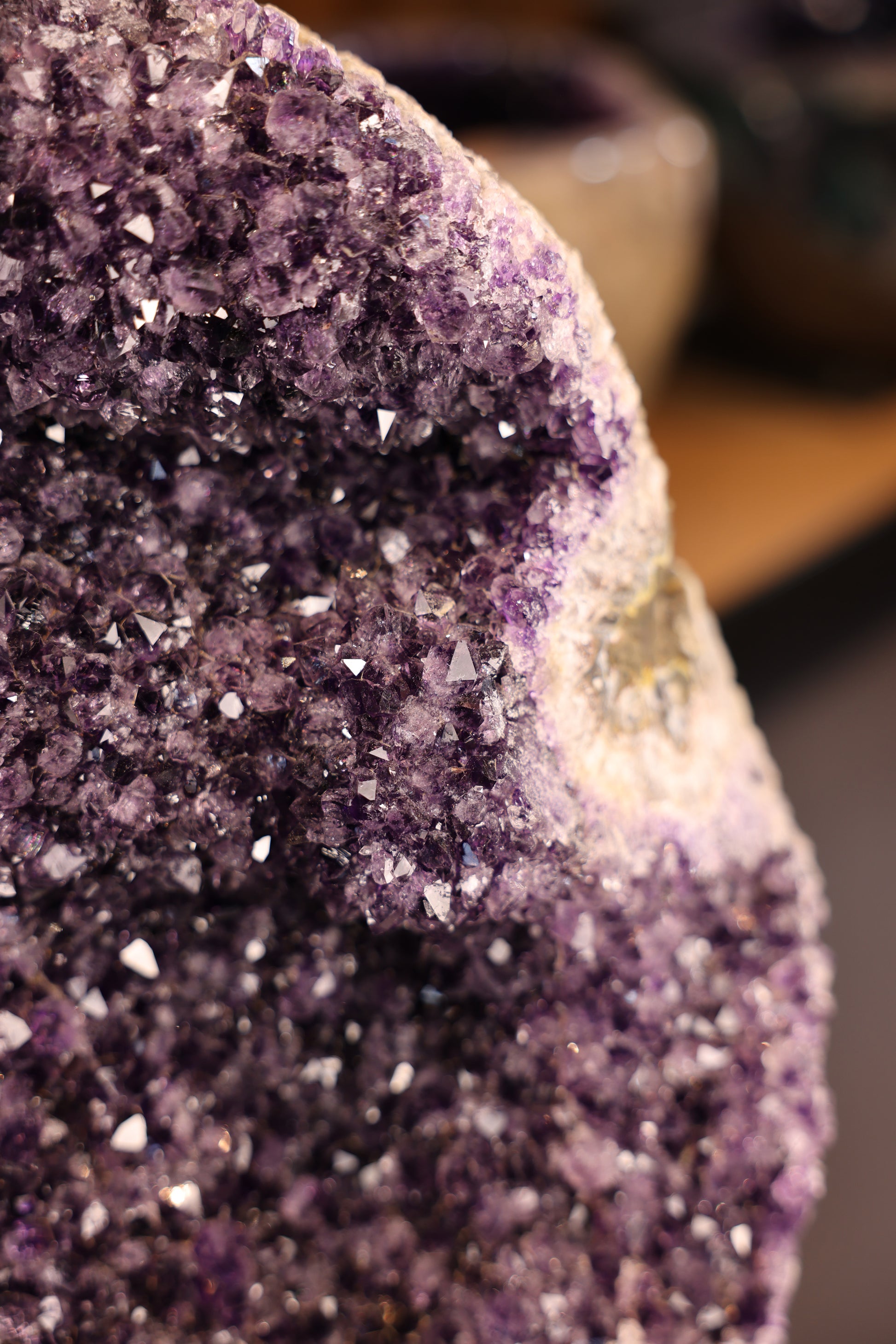 Amethyst Druse Uruguay 30 Kg - Violet Surface