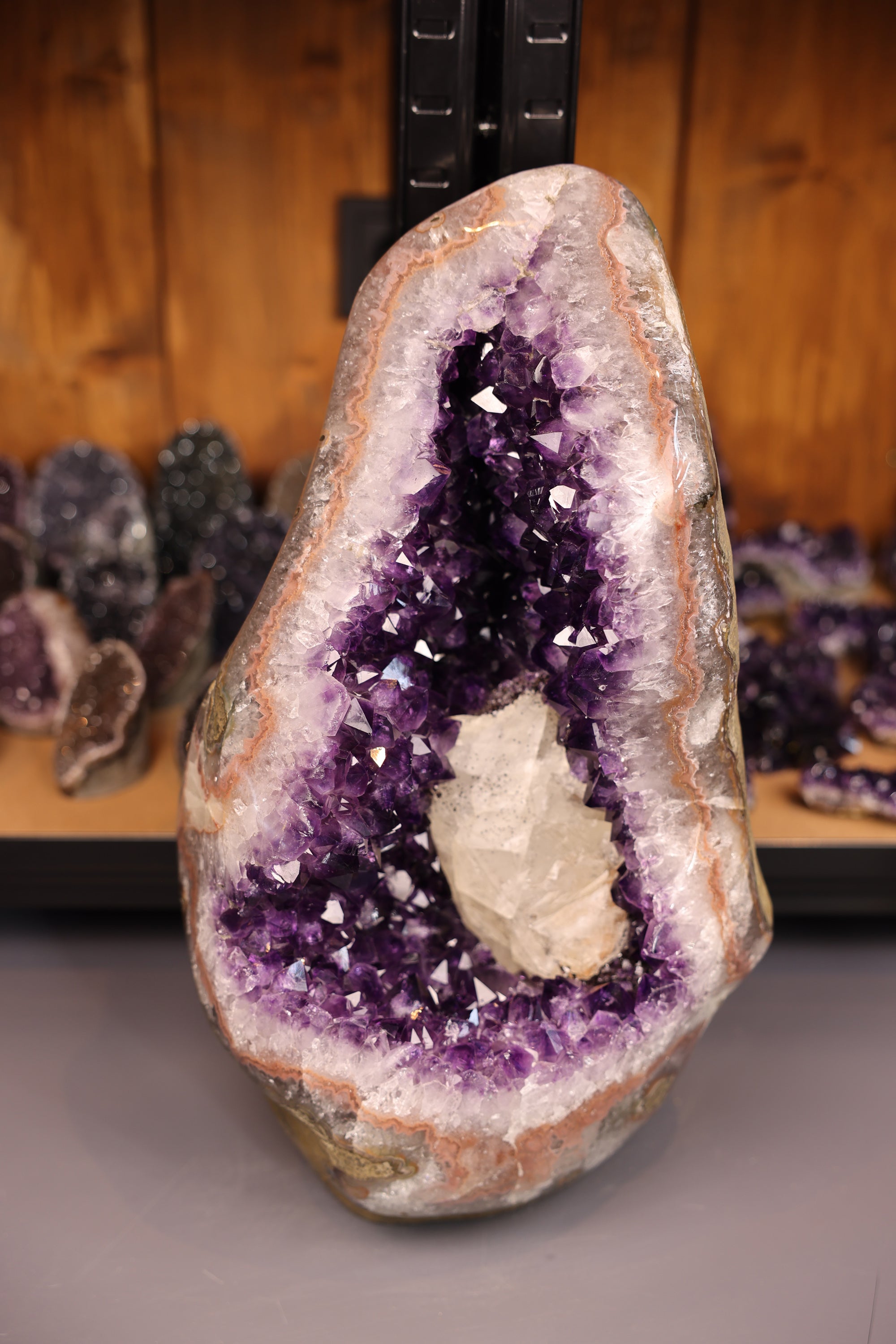 Amethyst Druse Uruguay 29,2 Kg - Open Void
