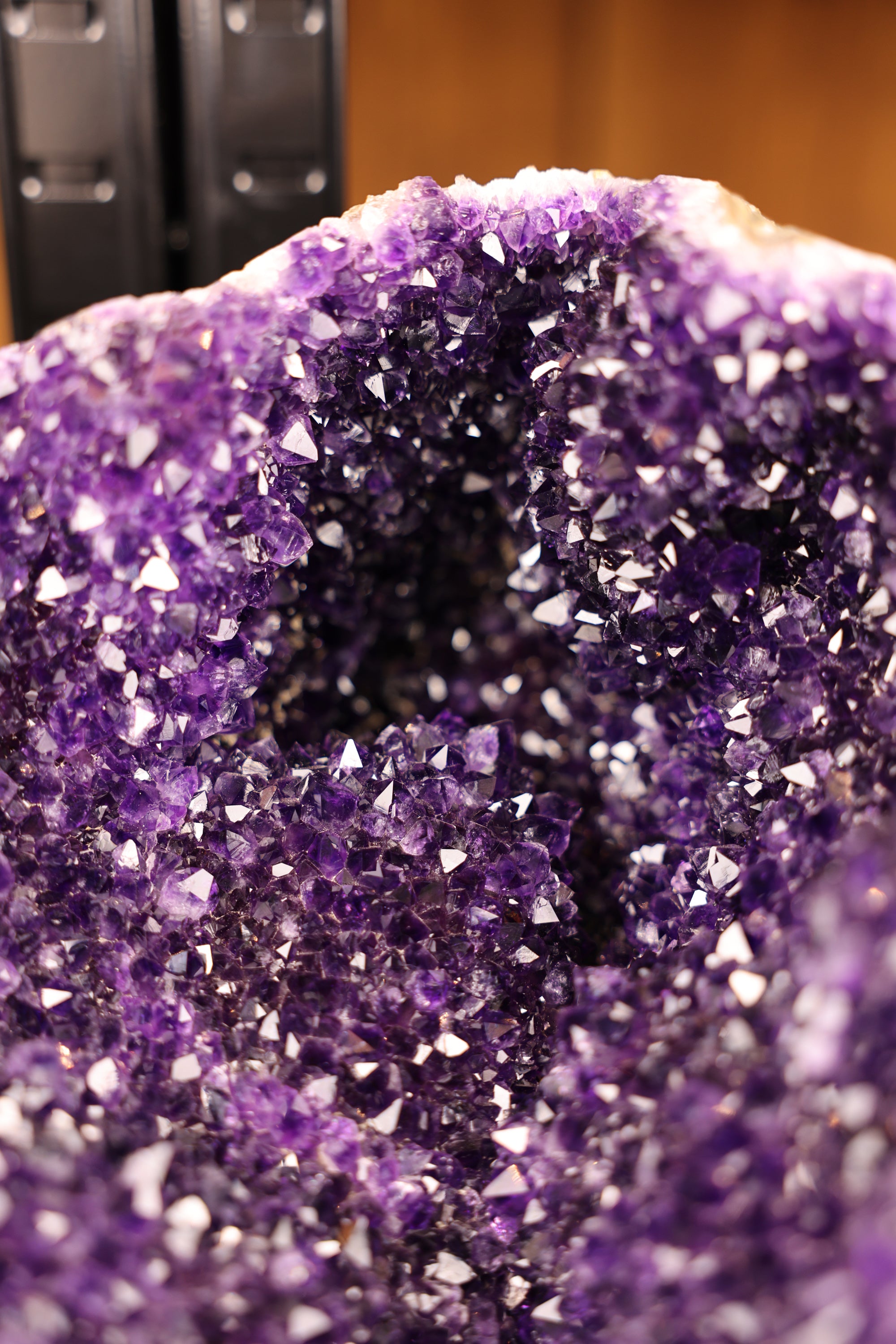 Amethyst Druse Uruguay 33,6 Kg - Royal Cavern