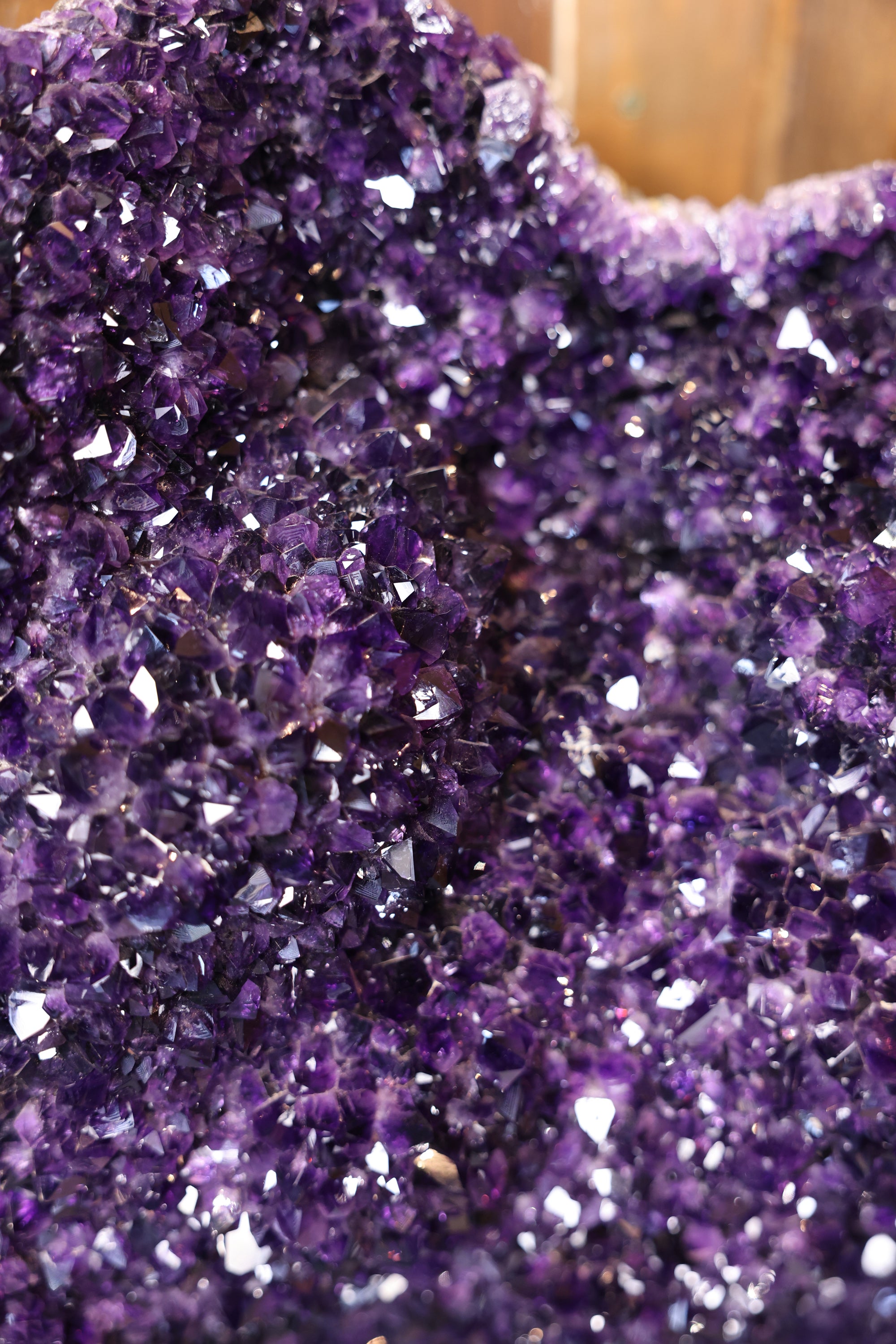 Große Amethyst Druse Uruguay 198 Kg - Violet Ocean