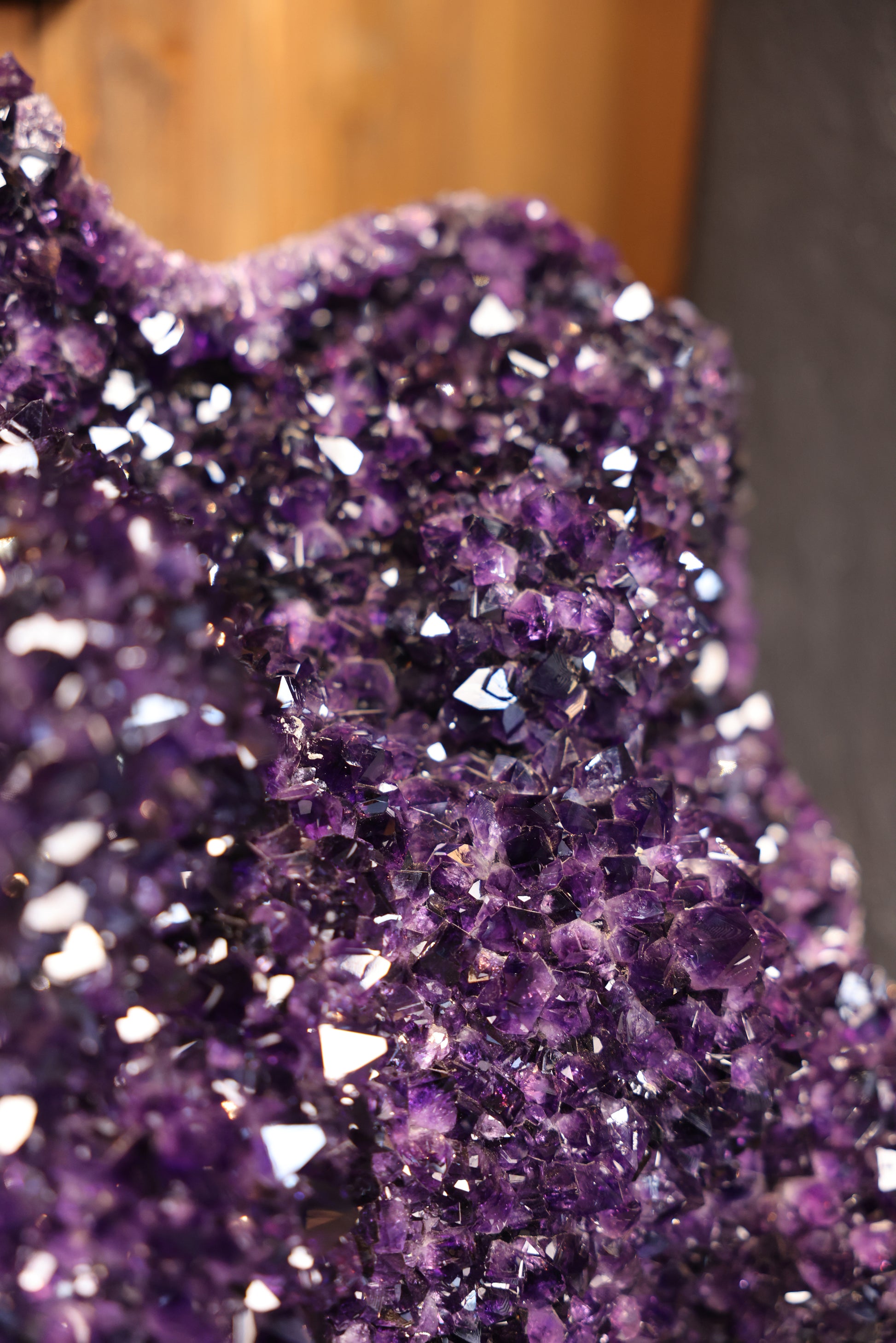 Große Amethyst Druse Uruguay 198 Kg - Violet Ocean