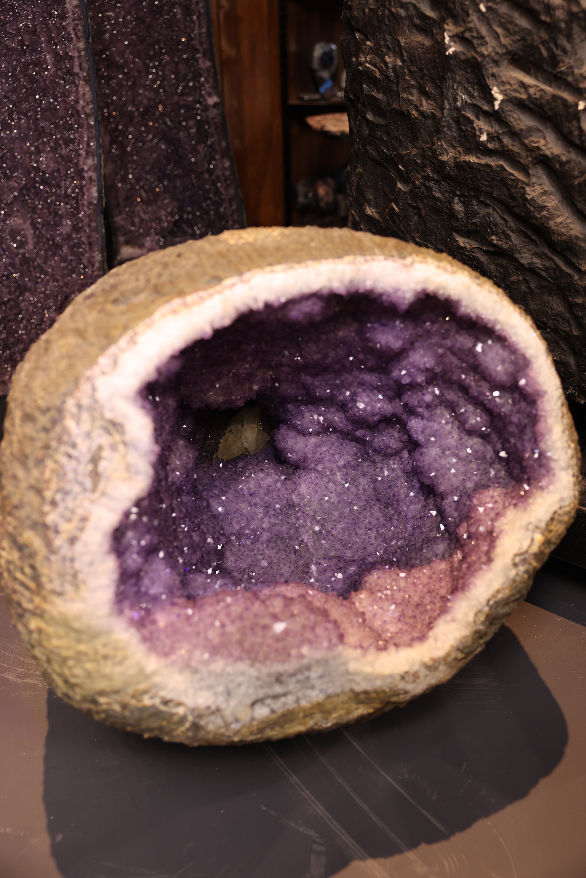 Große Amethyst Geode Uruguay 269 Kg - Crystal Nest