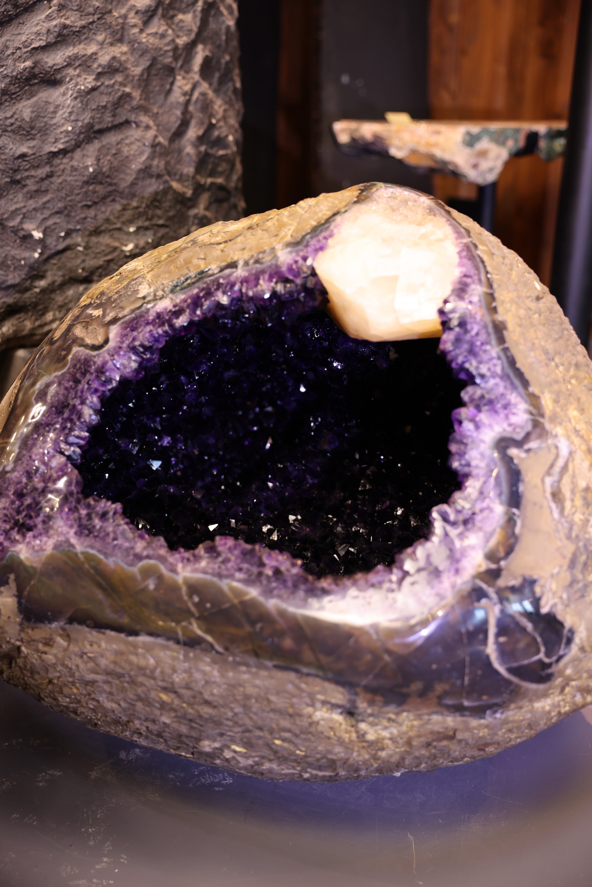 Große Amethyst Geode Uruguay 193 Kg - Deep Core