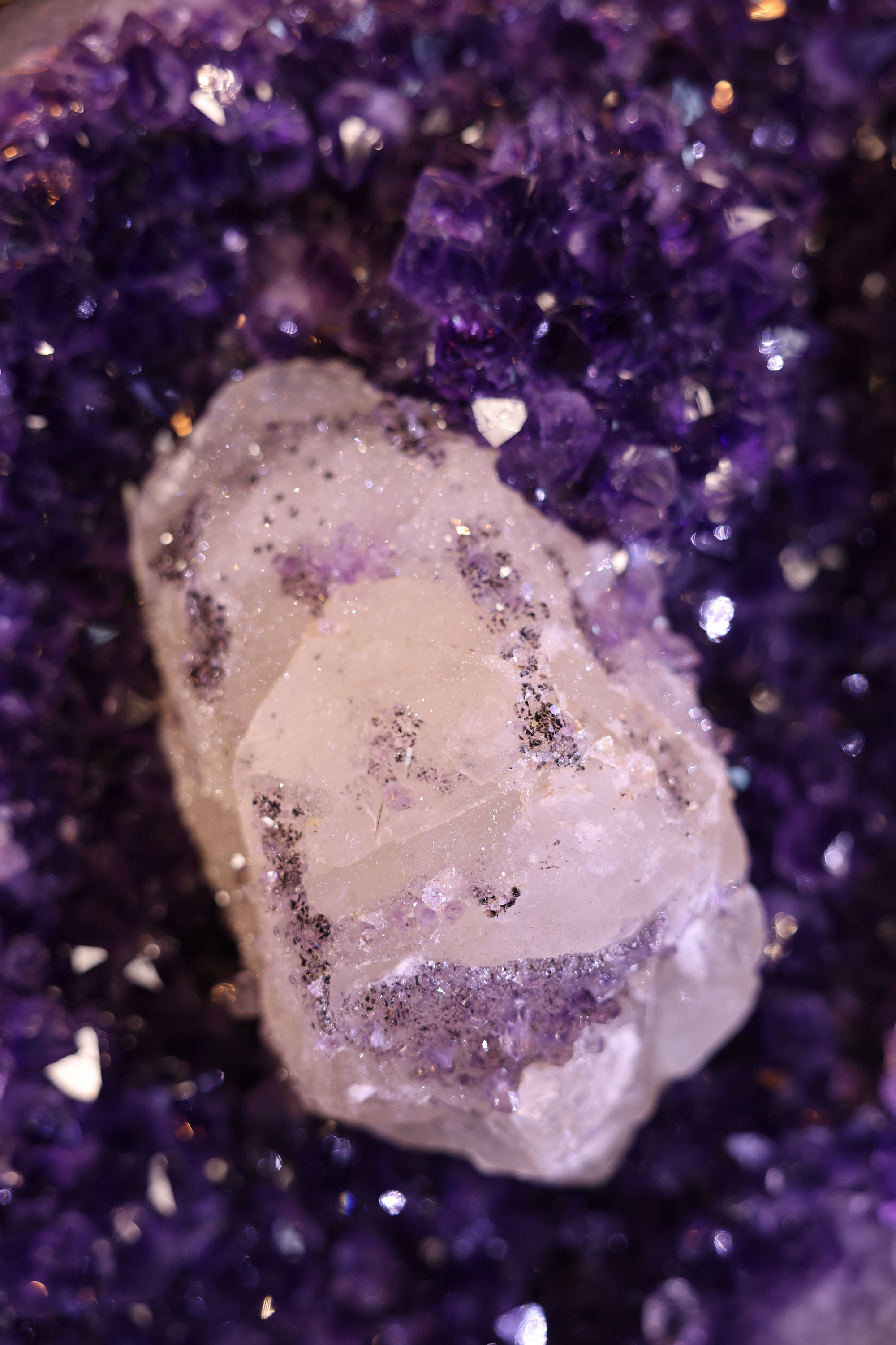 Amethyst Druse Uruguay 78,6 Kg - Crystal Eye Formation