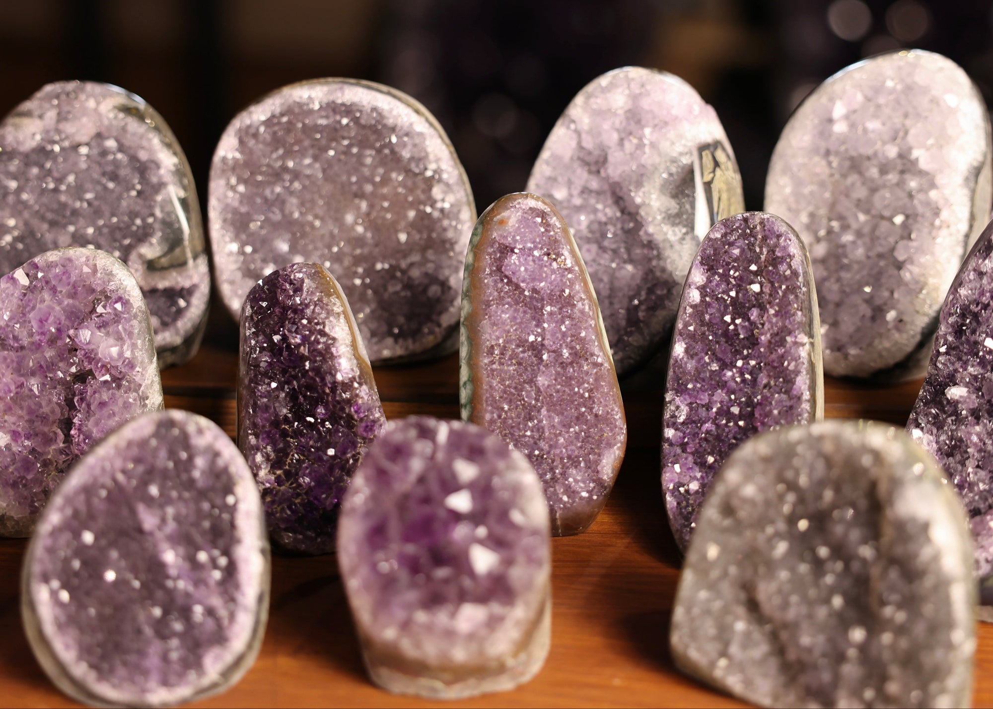 Mehrere Amethyst Cut-Base