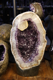 Amethyst Geoden-Druse mit Calcit-Bildung aus Uruguay 65 kg