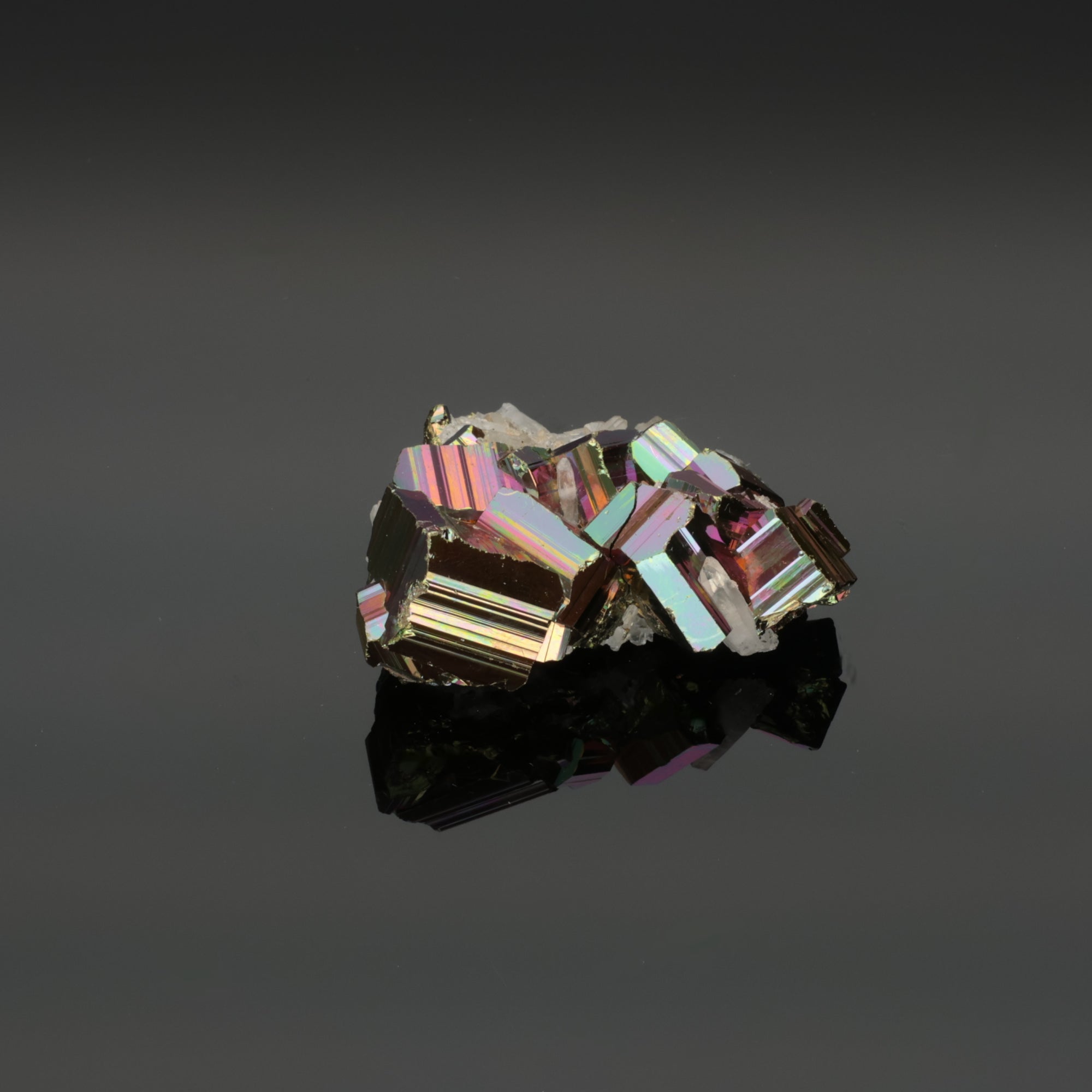 Lunar Flash – Rainbow Pyrit aus Borneo, Indonesien – 46,47 g – Mineralien-Unikat (#1098)