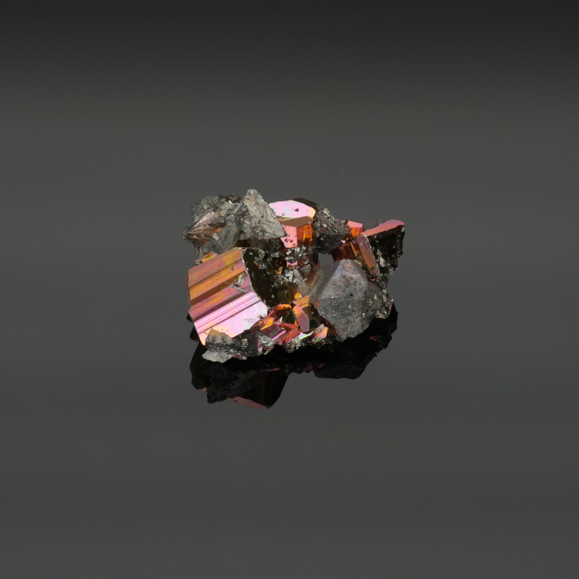 Electric Shard – Rainbow Pyrit aus Borneo, Indonesien – 31,19 g – Mineralien-Unikat (#1105)