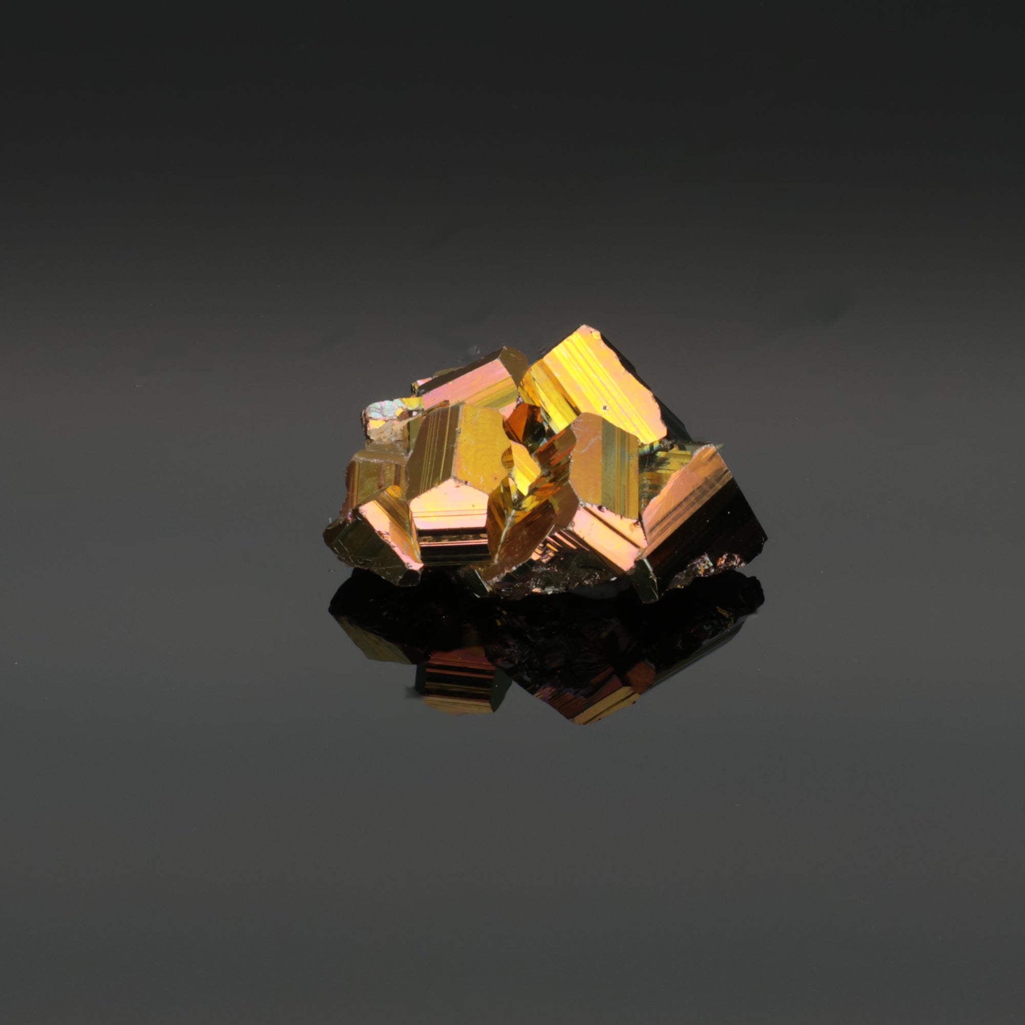 Neon Fragment – Rainbow Pyrit aus Borneo, Indonesien – 18,61 g – Mineralien-Unikat (#1111)
