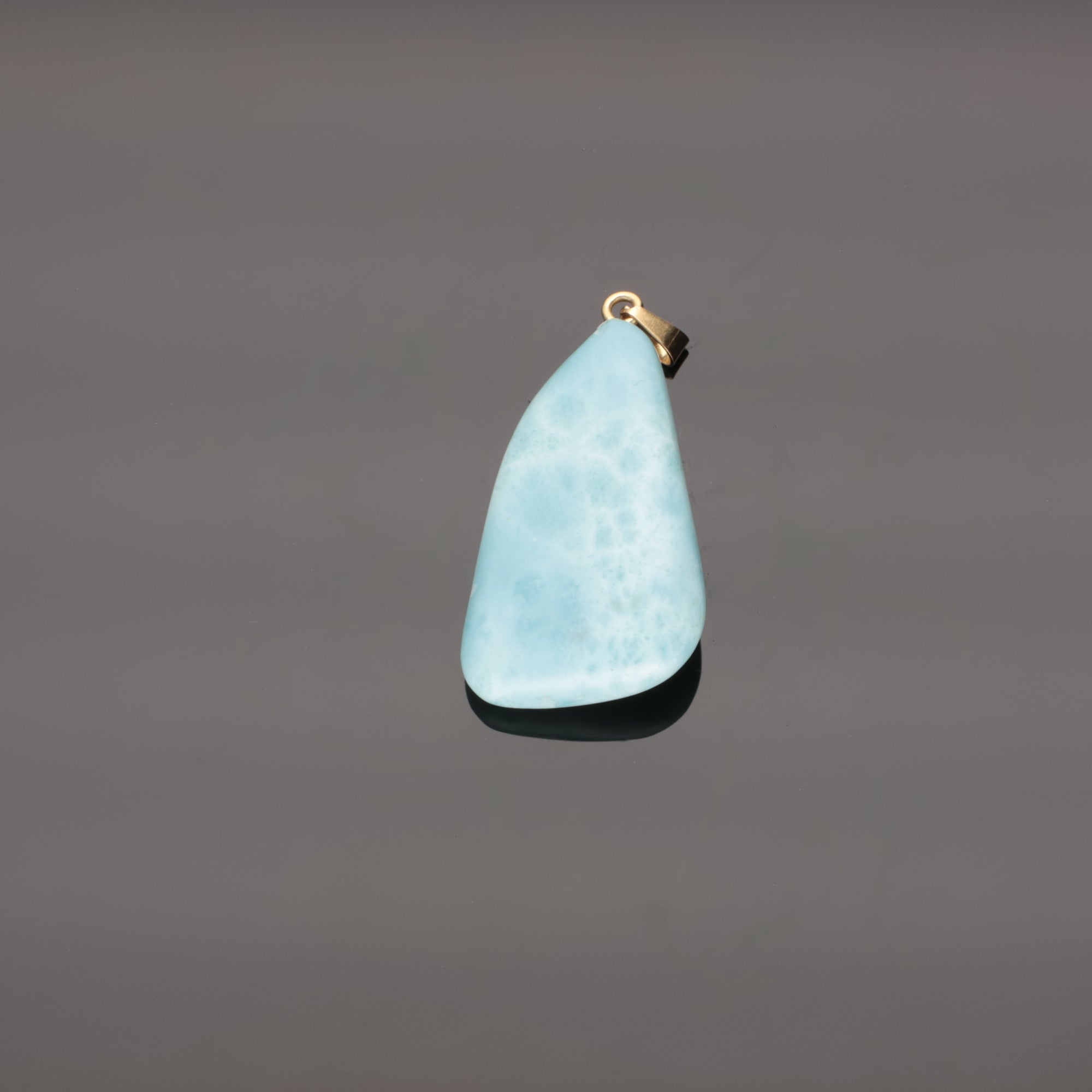 Golden Lagoon – Larimar Anhänger mit vergoldeter Öse – 13,66 g (#1388)