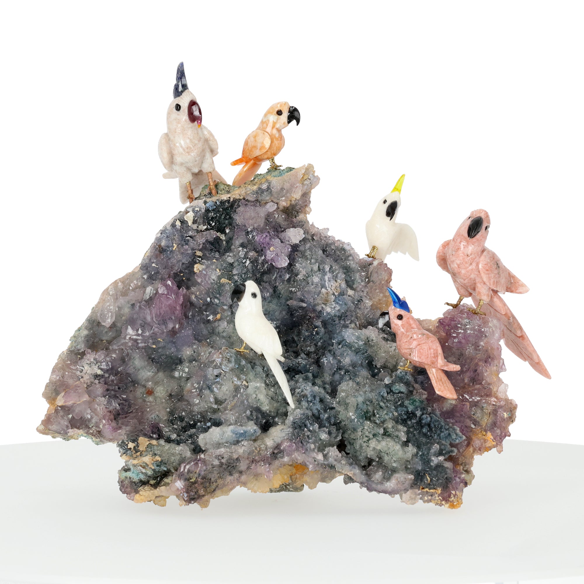 Amethyst-, Bergkristall- oder Achatstein aus Brasilien mit handgearbeiteten Vogelminiaturen aus verschiedenen Natursteinen.