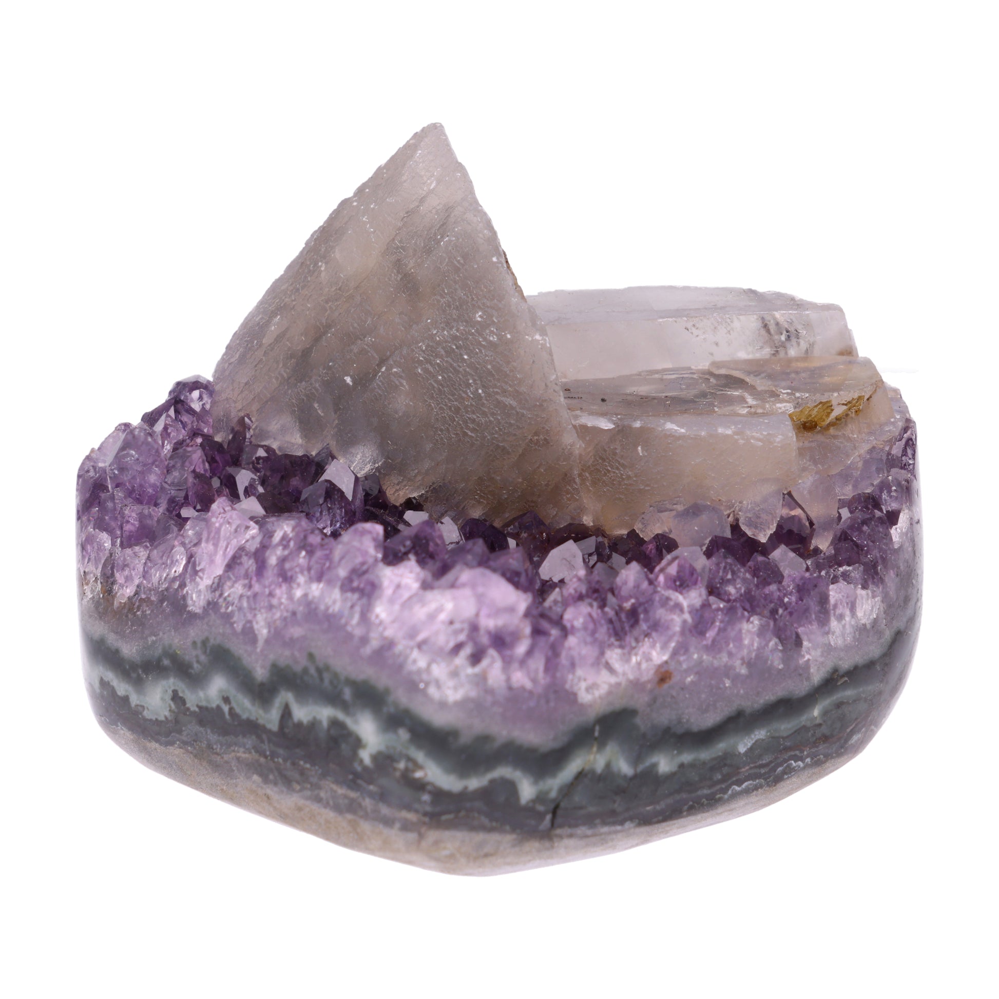 Poliertes Amethyst - Herz aus Uruguay mit natürlicher Kristalldruse und weißen Calcitkristallen im inneren.
