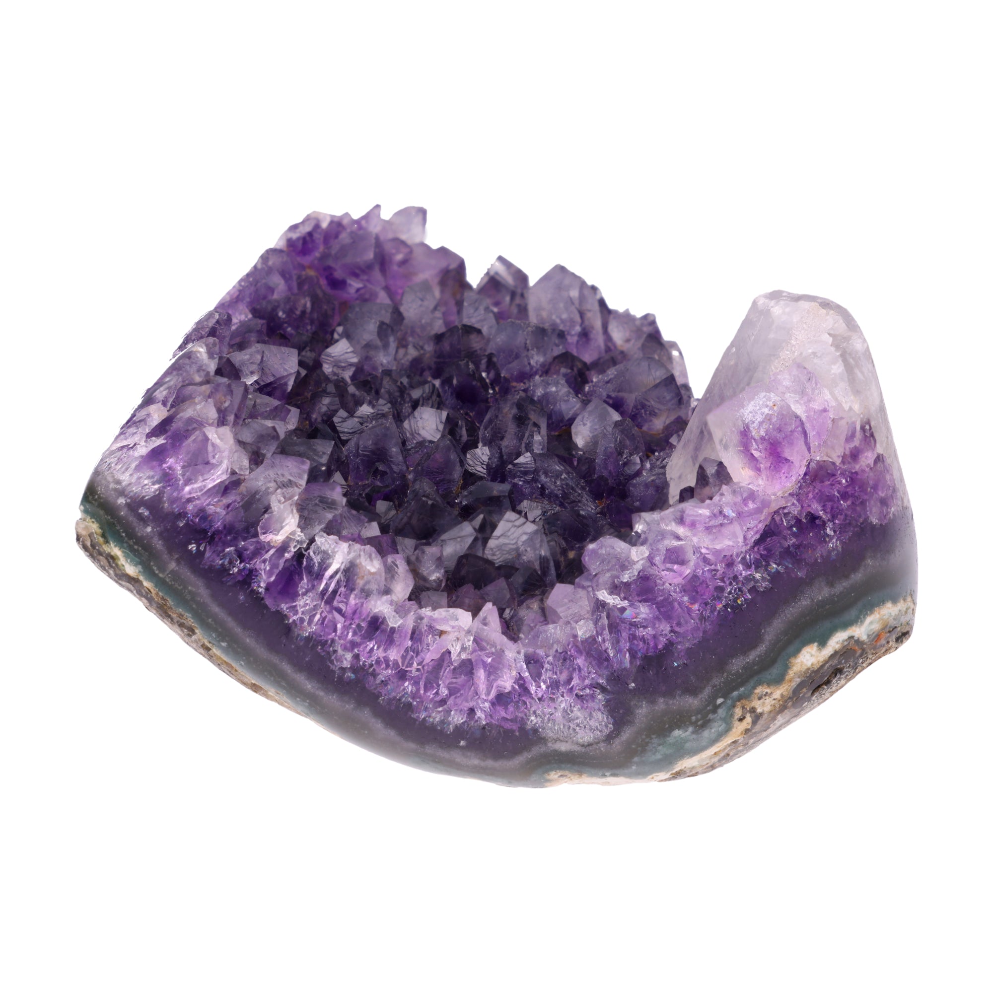 Poliertes Amethyst - Herz aus Uruguay mit natürlicher Kristalldruse und weißen Calcitkristallen im inneren.