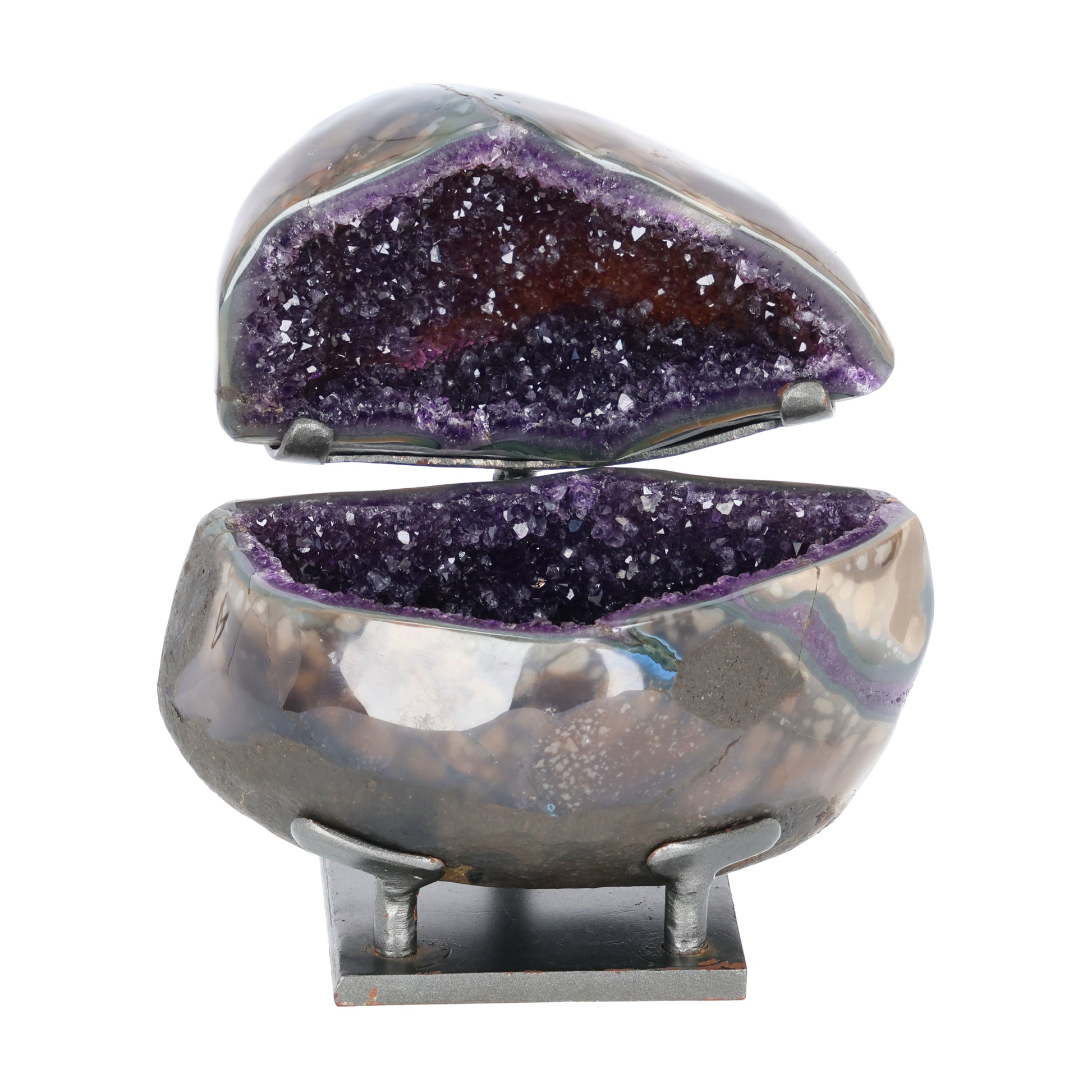Amethyst Geoden-Juwelenbox aus Uruguay auf Metallstandfuß mit geöffneter Geode und violetter Kristalldruse im Inneren.