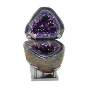 Amethyst Geoden-Juwelenbox aus Uruguay auf Metallstandfuß mit geöffneter Geode und violetter Kristalldruse im Inneren.