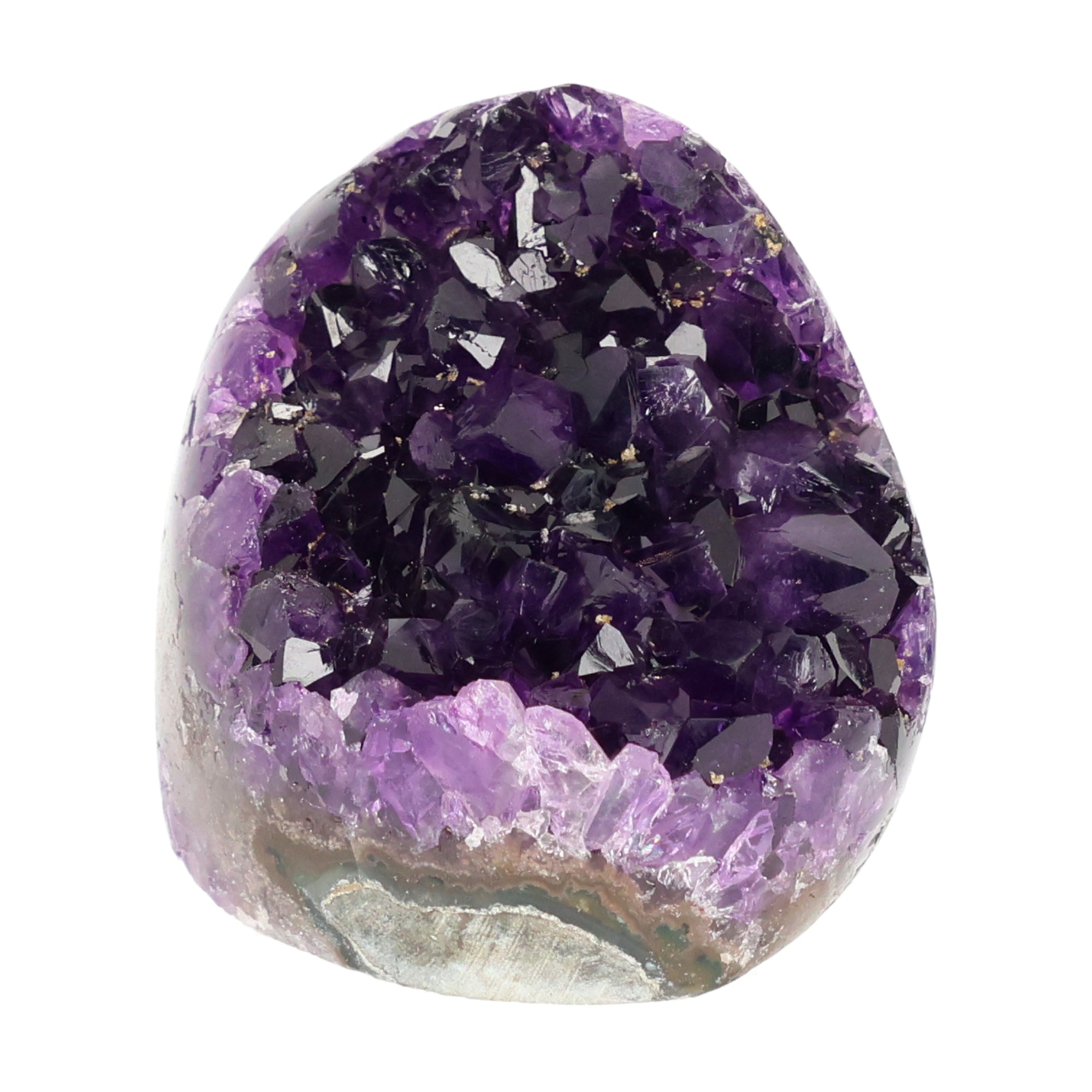 Mehrere hochwertige Amethyst Mini Cut Bases aus Uruguay mit dicht gewachsenen, tiefvioletten Kristallen auf einer Präsentationsfläche.
