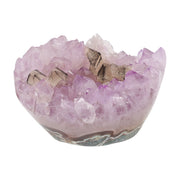 Amethyst mit Calcit aus Uruguay, Amethystkristalle mit hellen Calcitformationen, natürlich gewachsenes Mineralunikat.