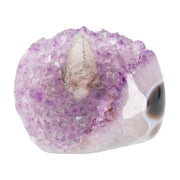 Amethyst mit Calcit aus Uruguay, Amethystkristalle mit hellen Calcitformationen, natürlich gewachsenes Mineralunikat.