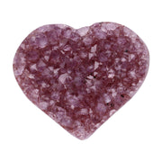 Kleines Amethyst Rainbow Herz mit natürlicher Druzy-Kristalloberfläche und Farbspiel aus Violett, Purpur und warmen Naturtönen.