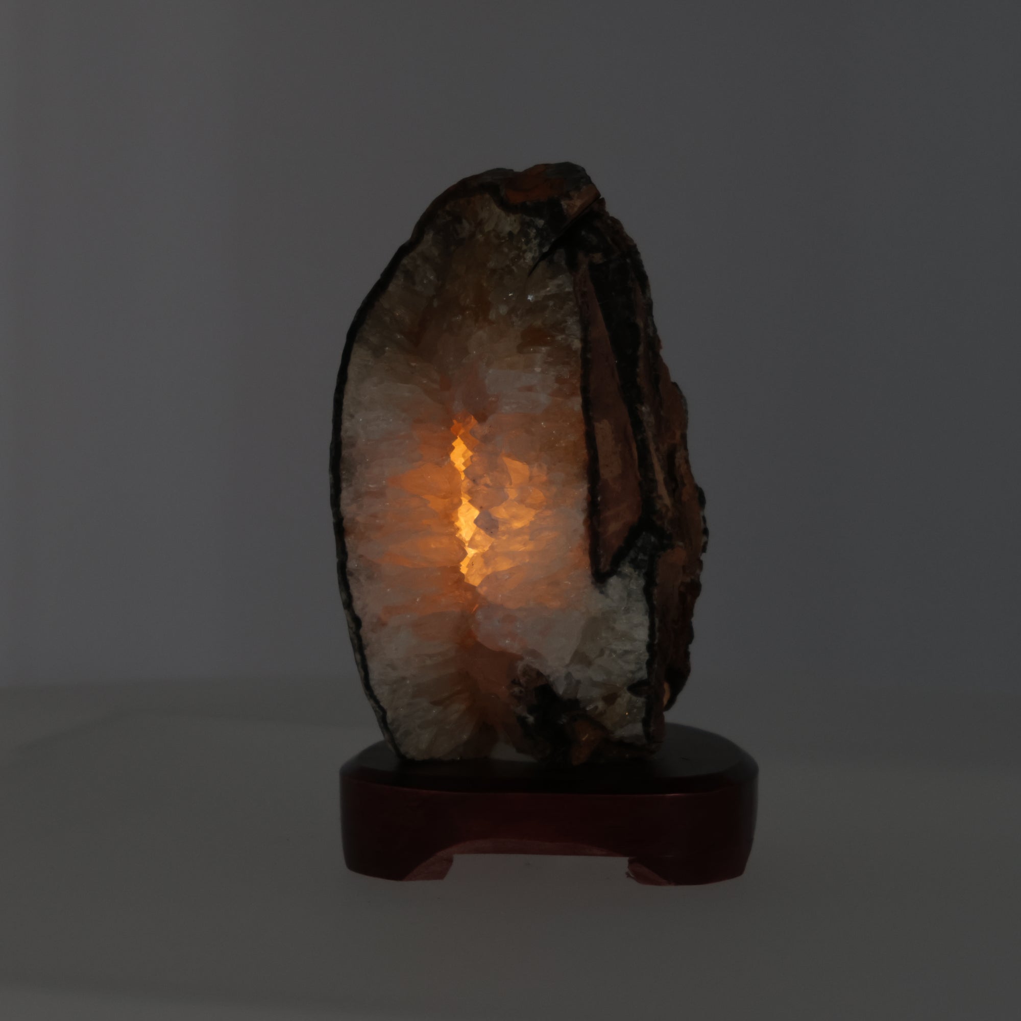 Achat Lampe mit offener Kristallstruktur  2,419 KG (#681)