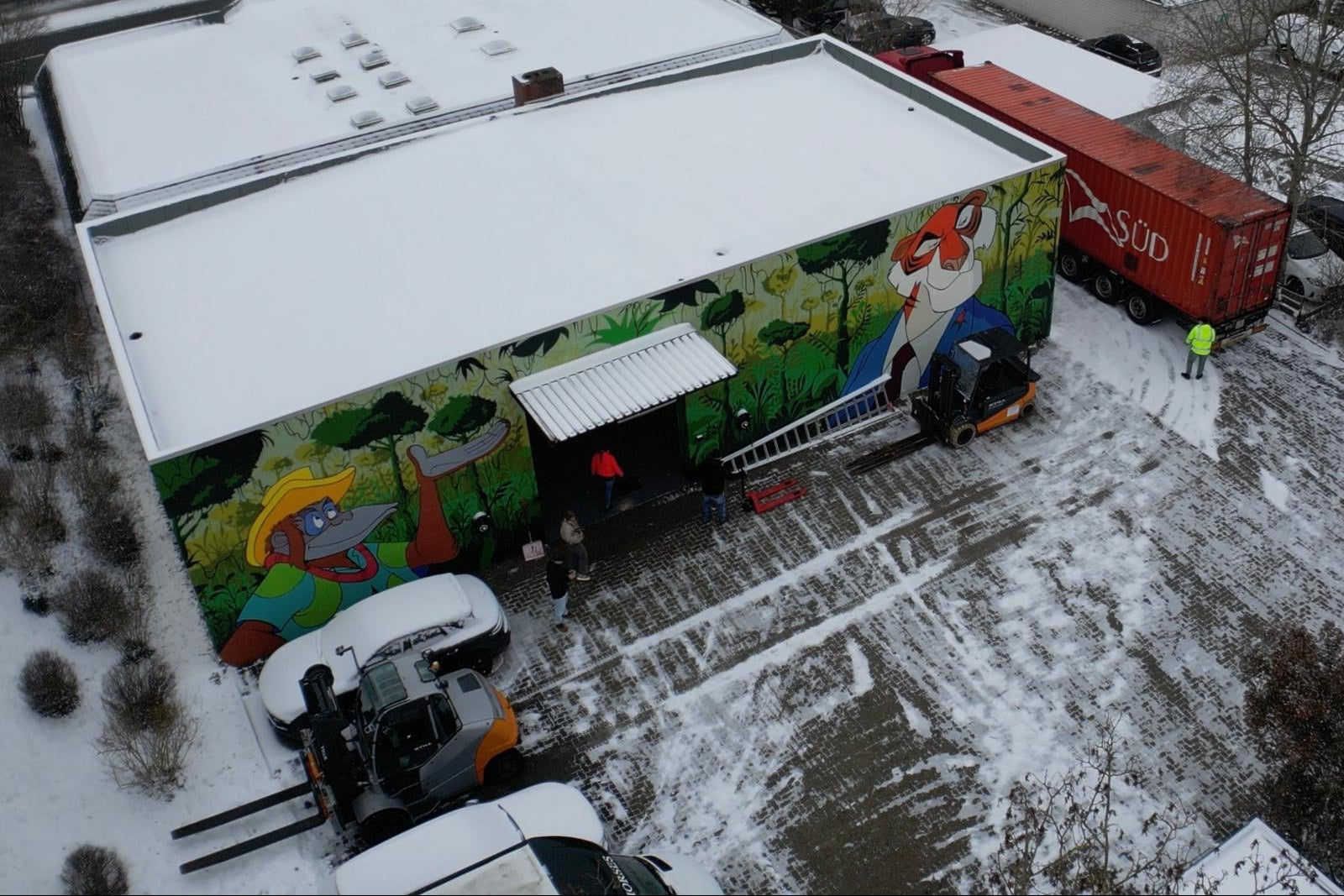 Drohnenaufnahme von dem Gebäude von Amethyst.de 