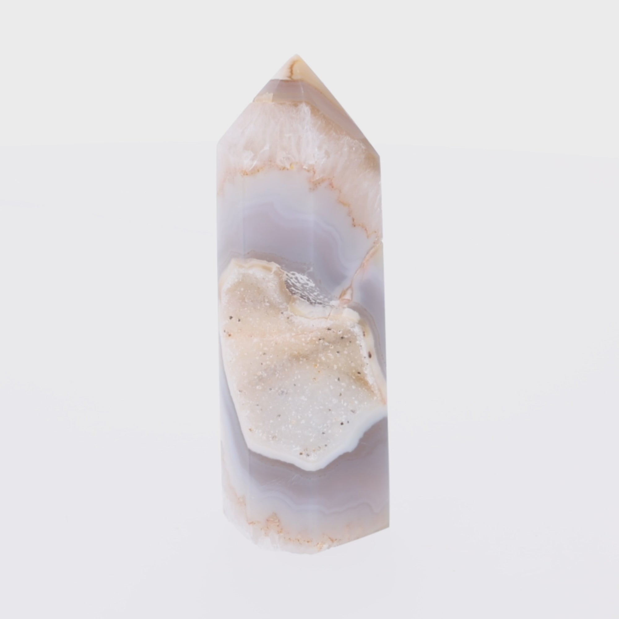 Load video: Crystal Scar – Achat Obelisk mit Kristalldruse – 262 g (#1461)