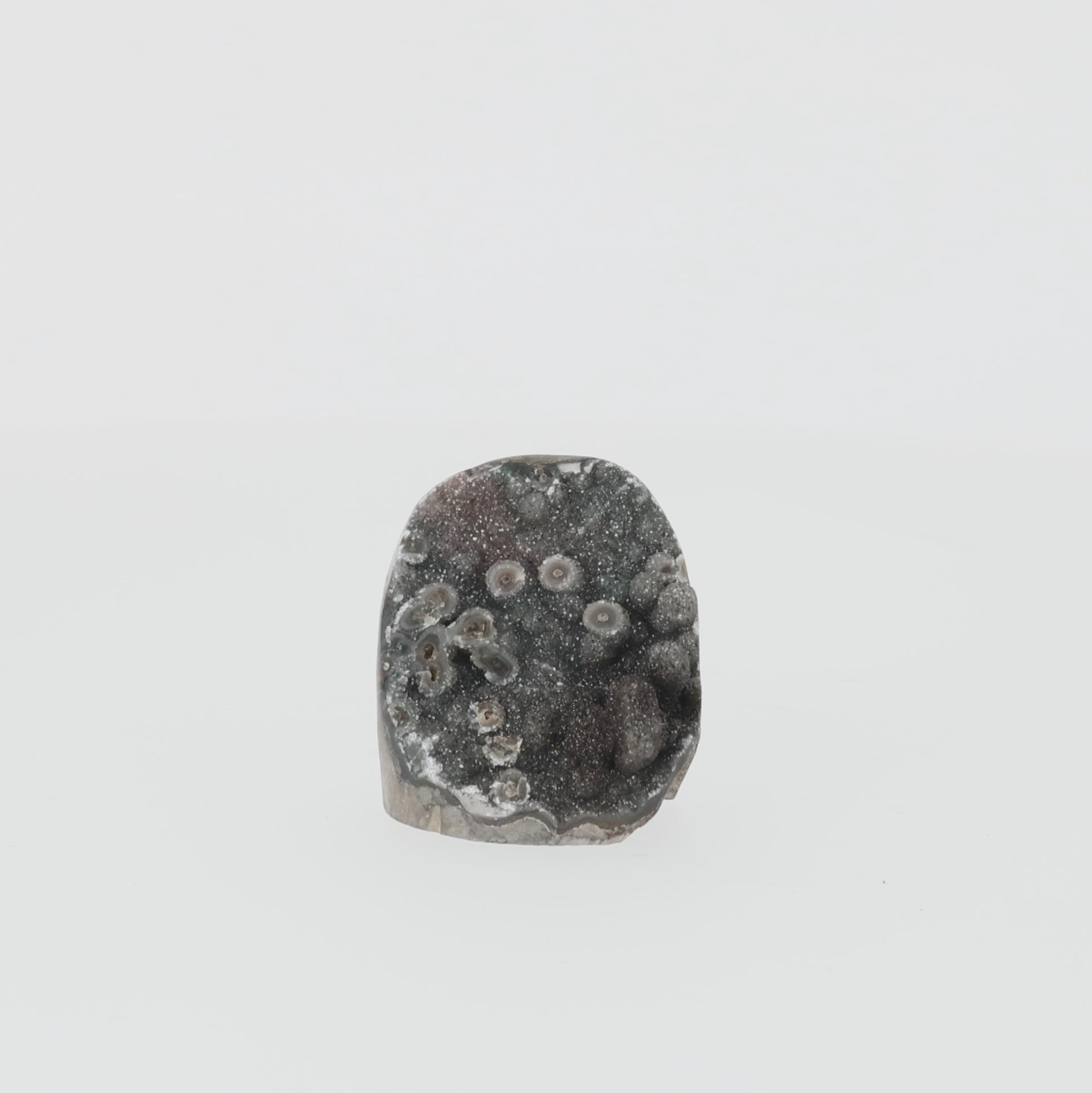 Video laden: Rainbow Amethyst Cut Base 6cm aus Uruguay (#369)