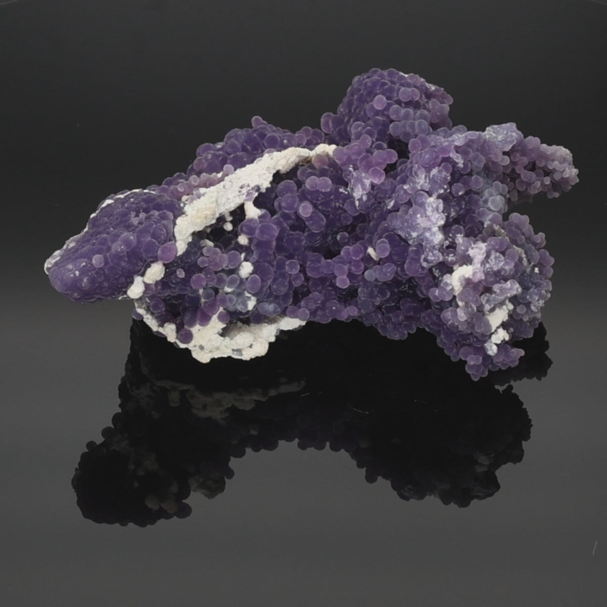 Load video: Lavender Bloom - 426 g Grape Agate from Indonesia (#770)