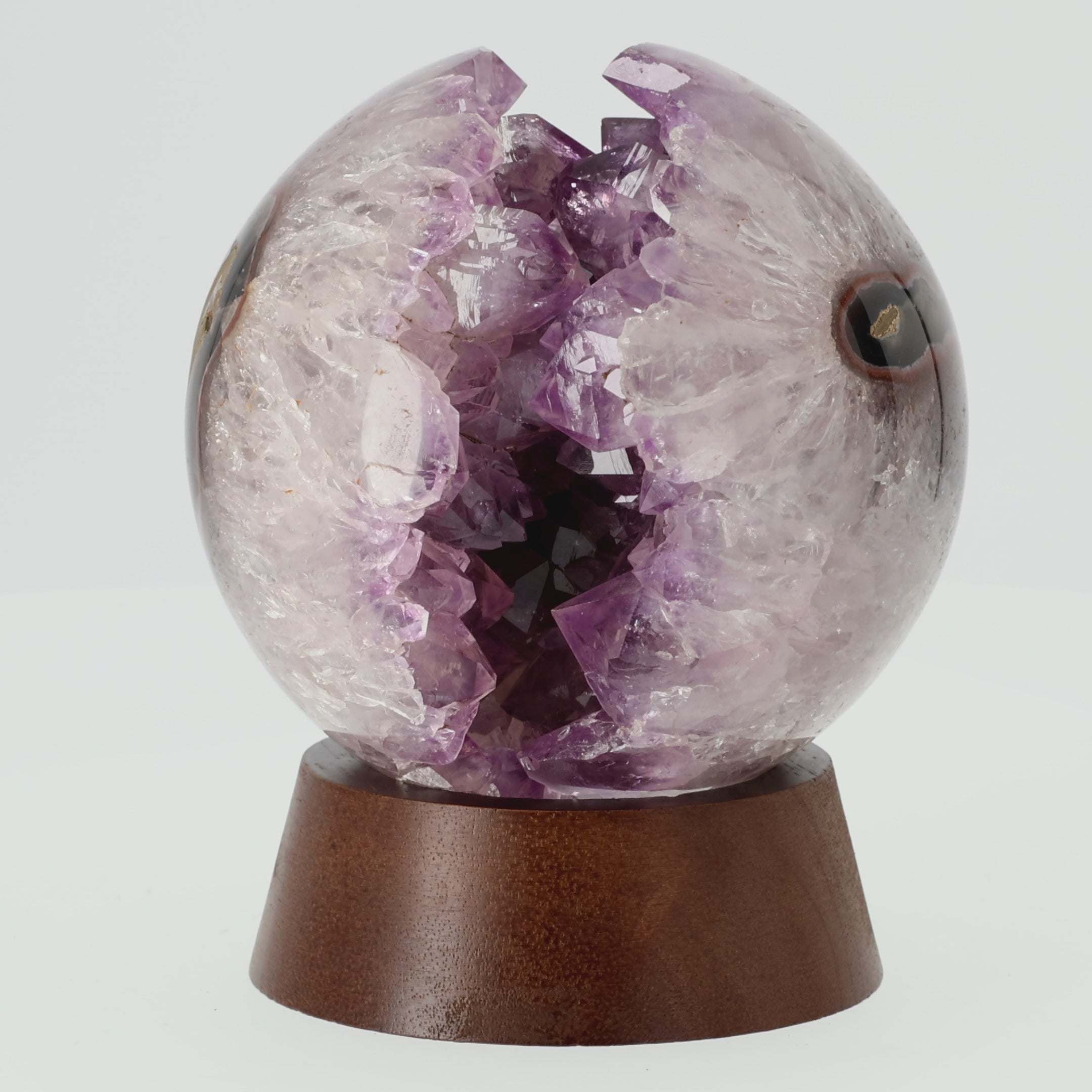 Load video: Portal Core Sphere - Amethyst Kugel