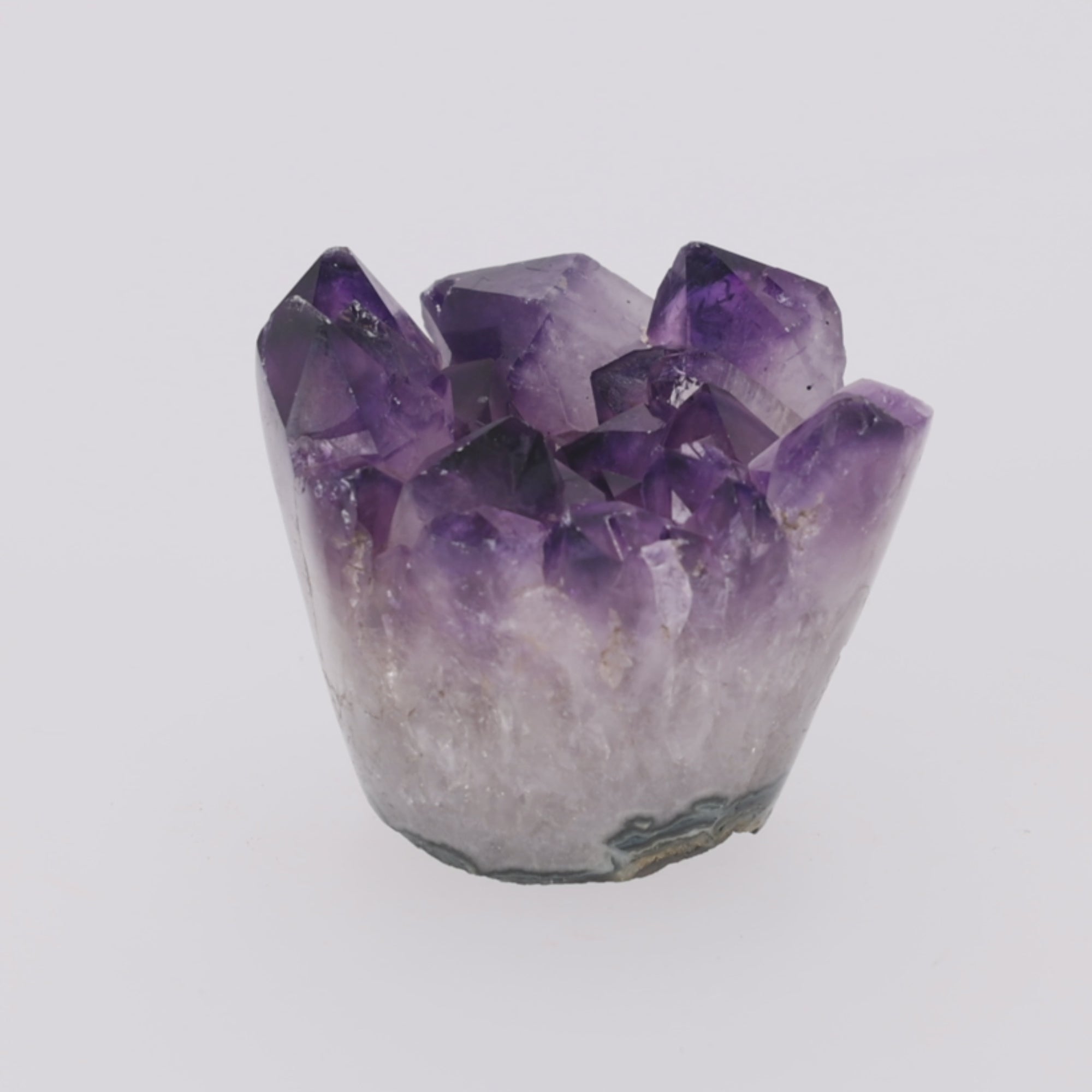 Load video: Violet Crown ✦ Amethyst Cup Cake | 567 g (#906)
