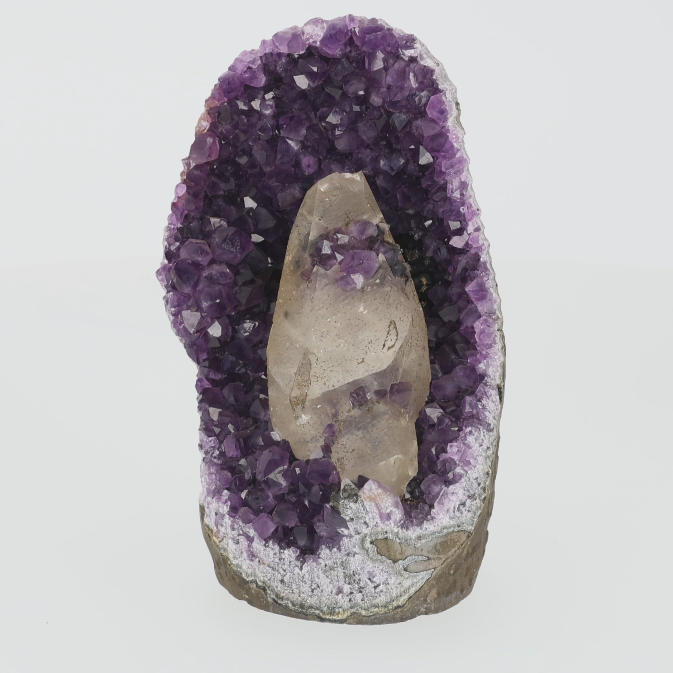 Video laden: Guardian-Heart - Exklusiver Uruguay-Amethyst mit Calcit - 19 cm - 2,342 kg (#499)