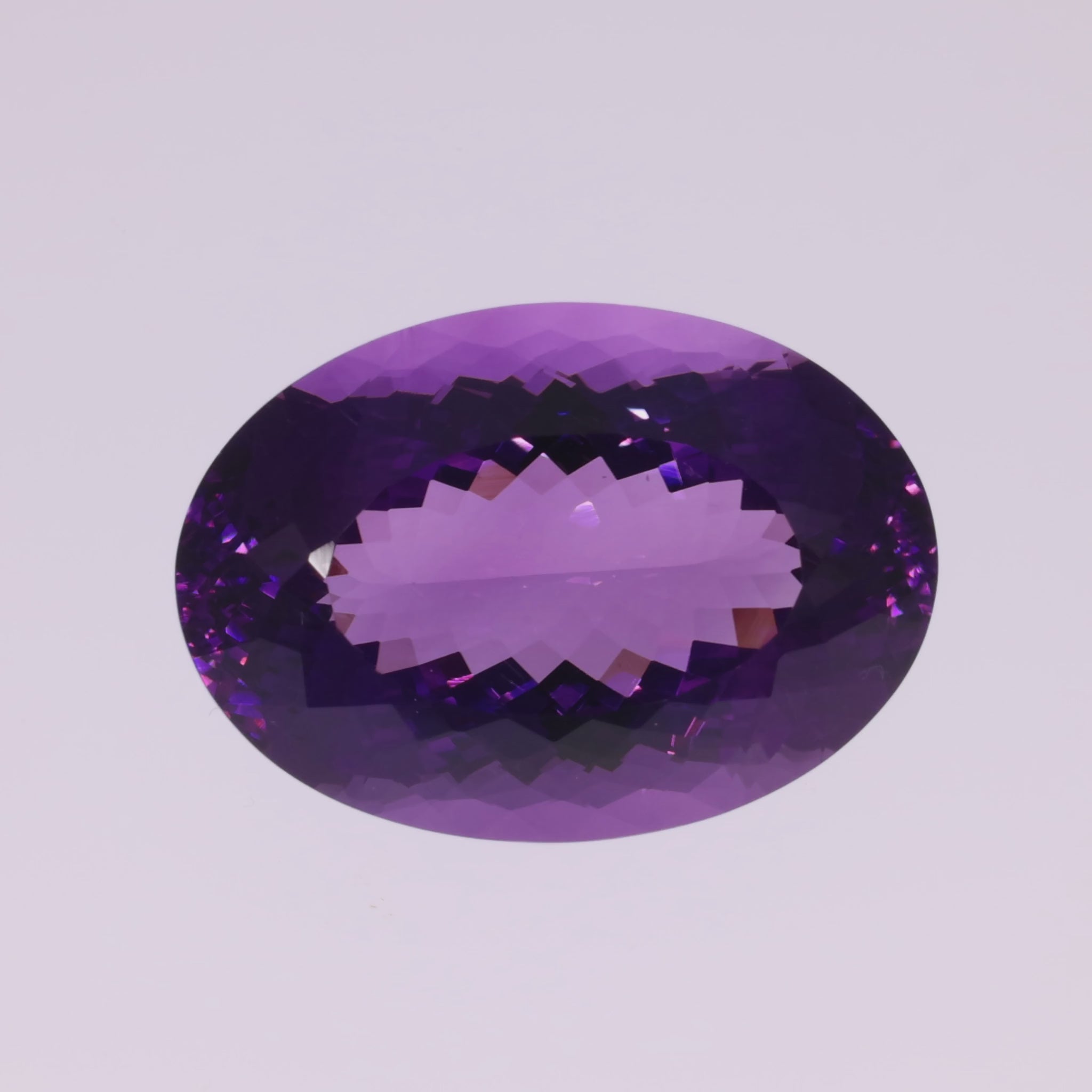 Video laden: 45,07 ct Amethyst Ovalschliff - Harmonische Proportion - Deep Purple aus Brasilien