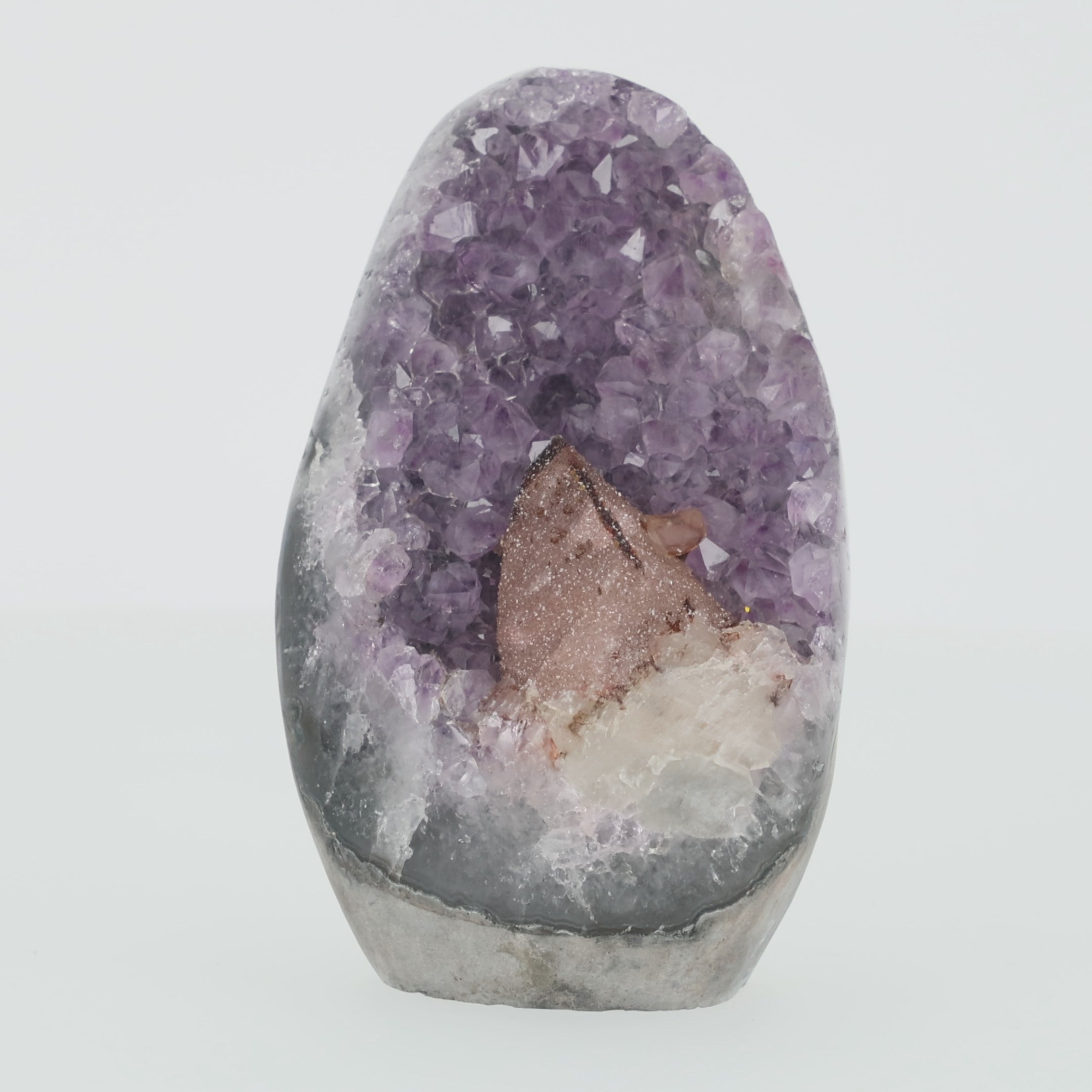 Video laden: „Die Lavendelgrotte von Elyndra“ – Amethyst-Druse mit Calcit und schwarzem Turmalin aus Uruguay (#504)