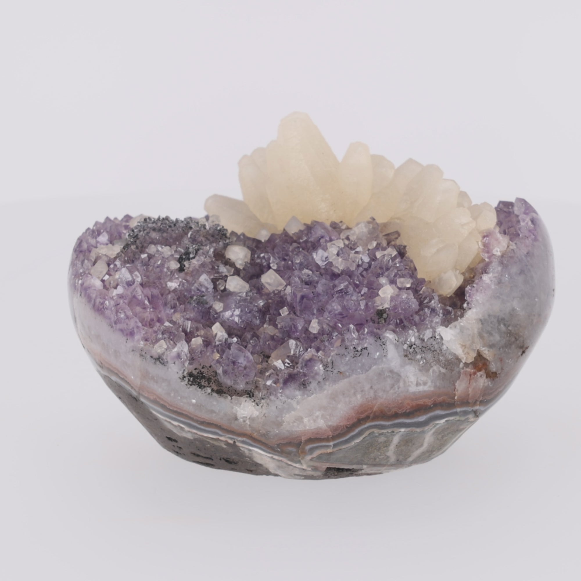 Video laden: Golden Bloom ✦ Amethyst mit Calcit &amp; Turmalin – 4073 g Kristall-Unikat (#971)