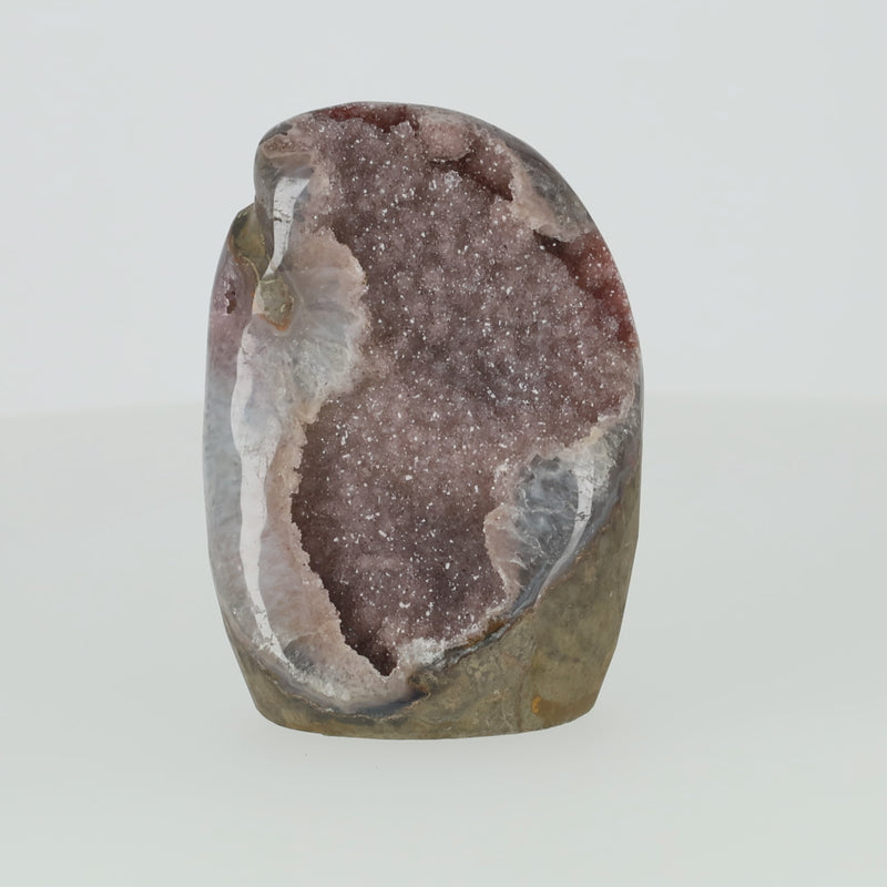 Regenbogen Amethyst aus Uruguay mit violetten Kristallen und natürlicher Farbvariation, hochwertiges Amethyst Unikat