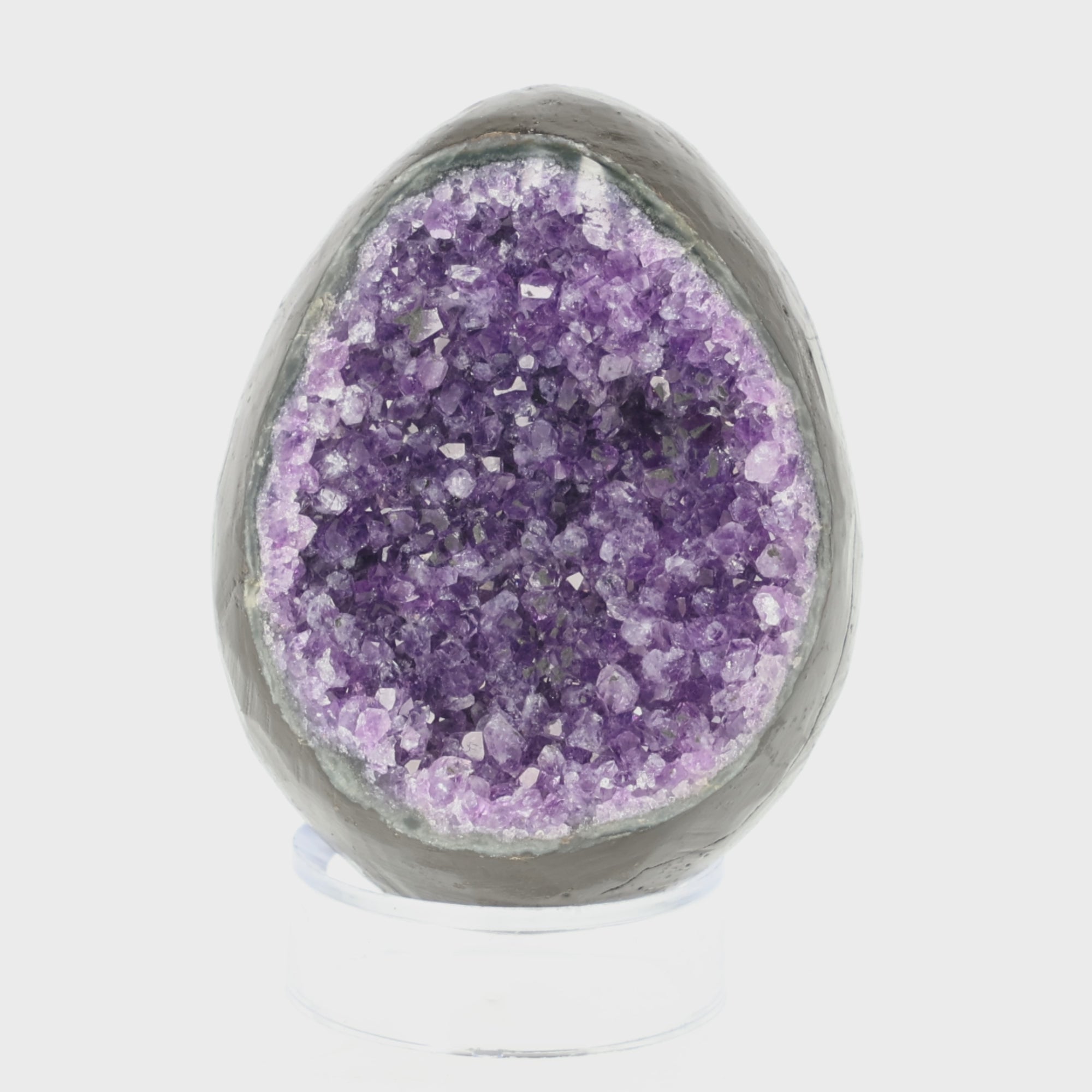Load video: Violet Whisper | Exklusives Amethyst Ei aus Brasilien | 431 g (#571)