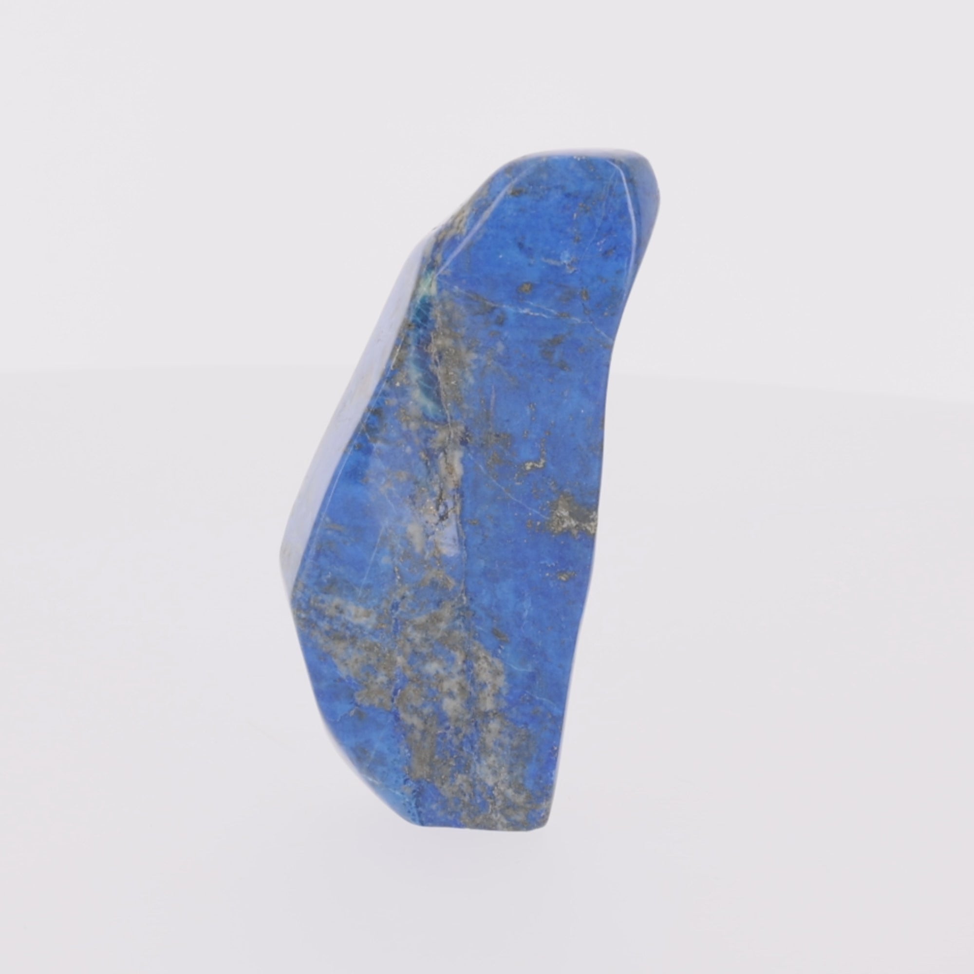 Video laden: BLUE FLAME | Lapislazuli mit Pyrit | 594 g (#1284)