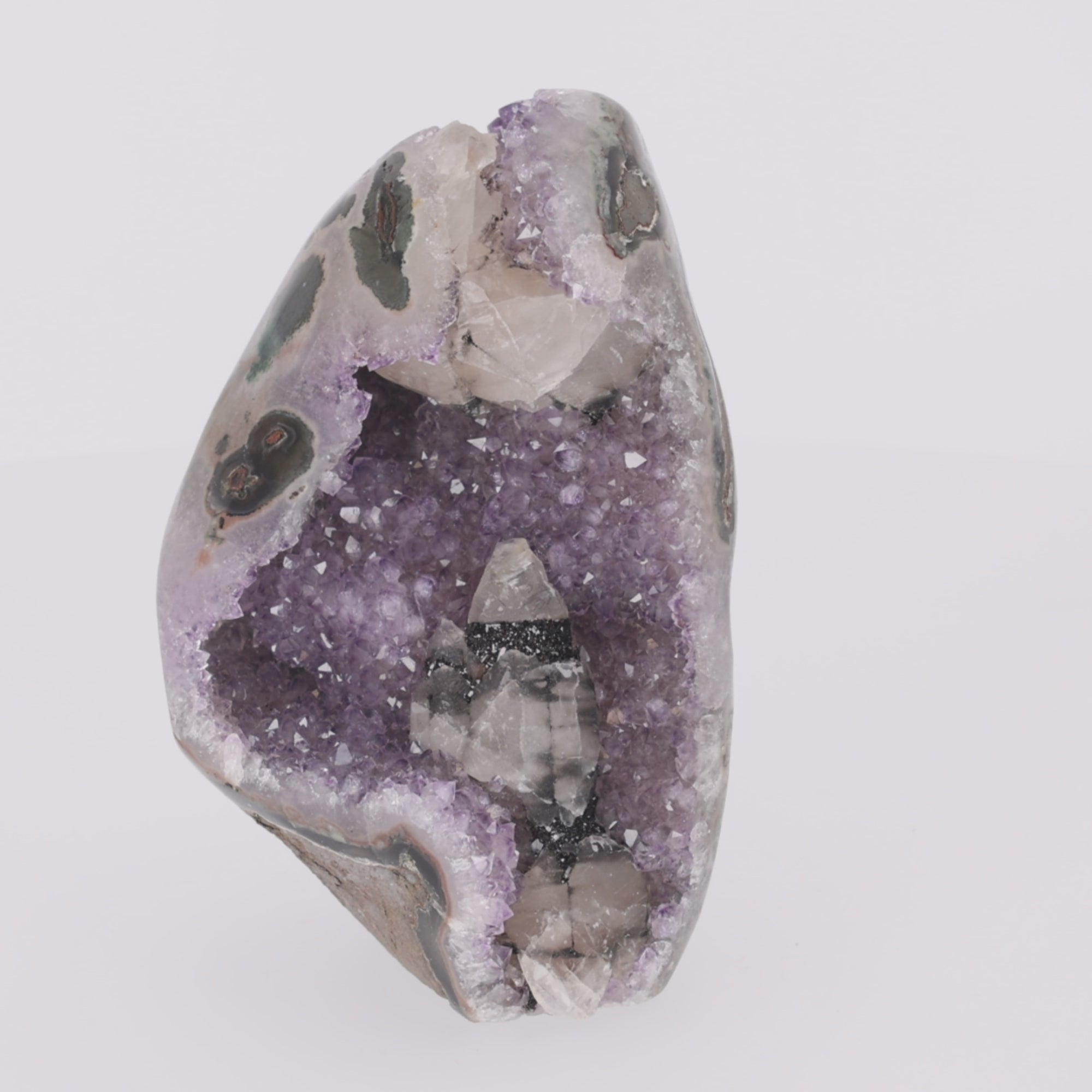 Video laden: Silver Veil ✦ Amethyst mit Calcit &amp; Turmalin aus Uruguay | 2.343 g (#797)