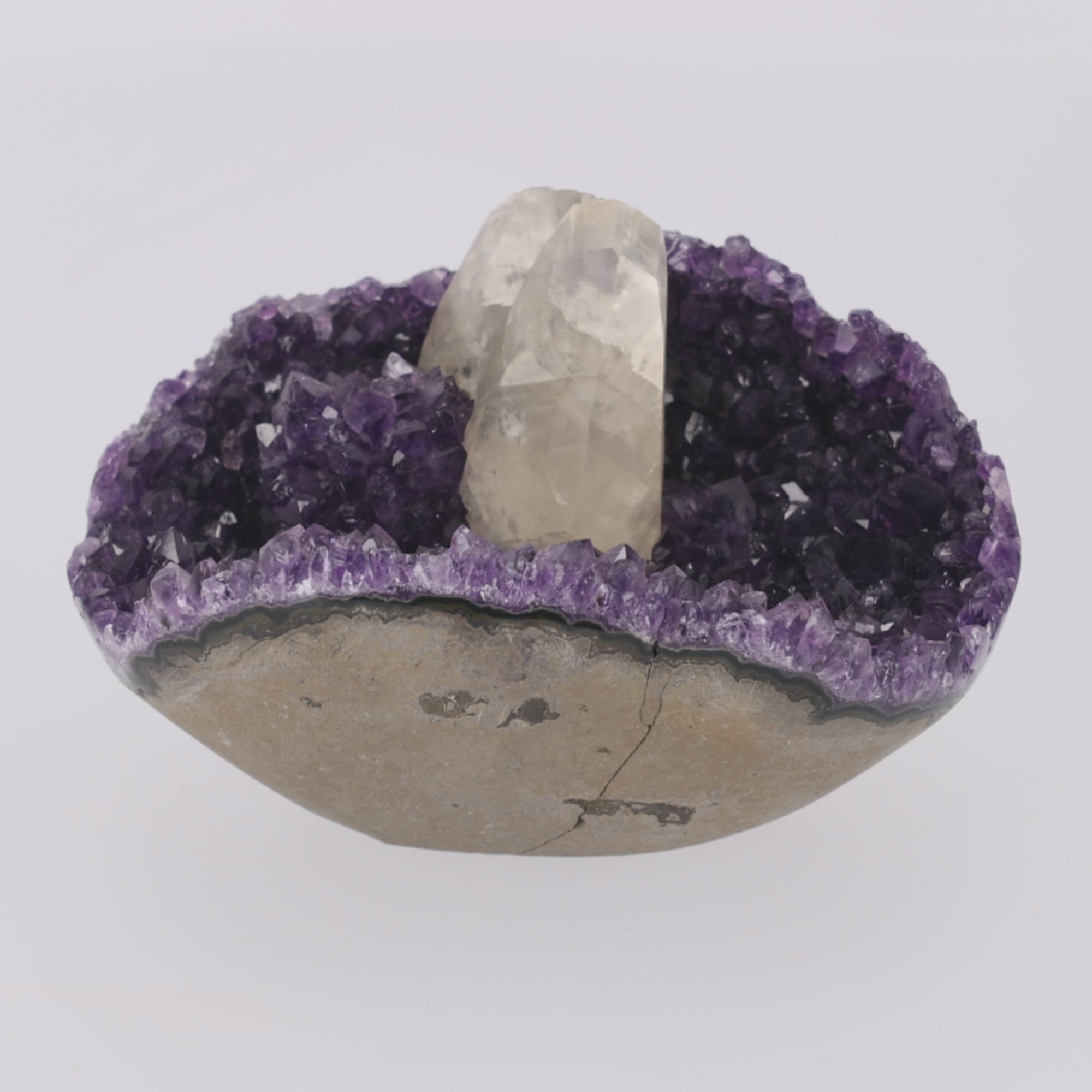Video laden: Ivory Throne ✦ Amethyst-Druse mit Calcit | 1.212 g (#876)
