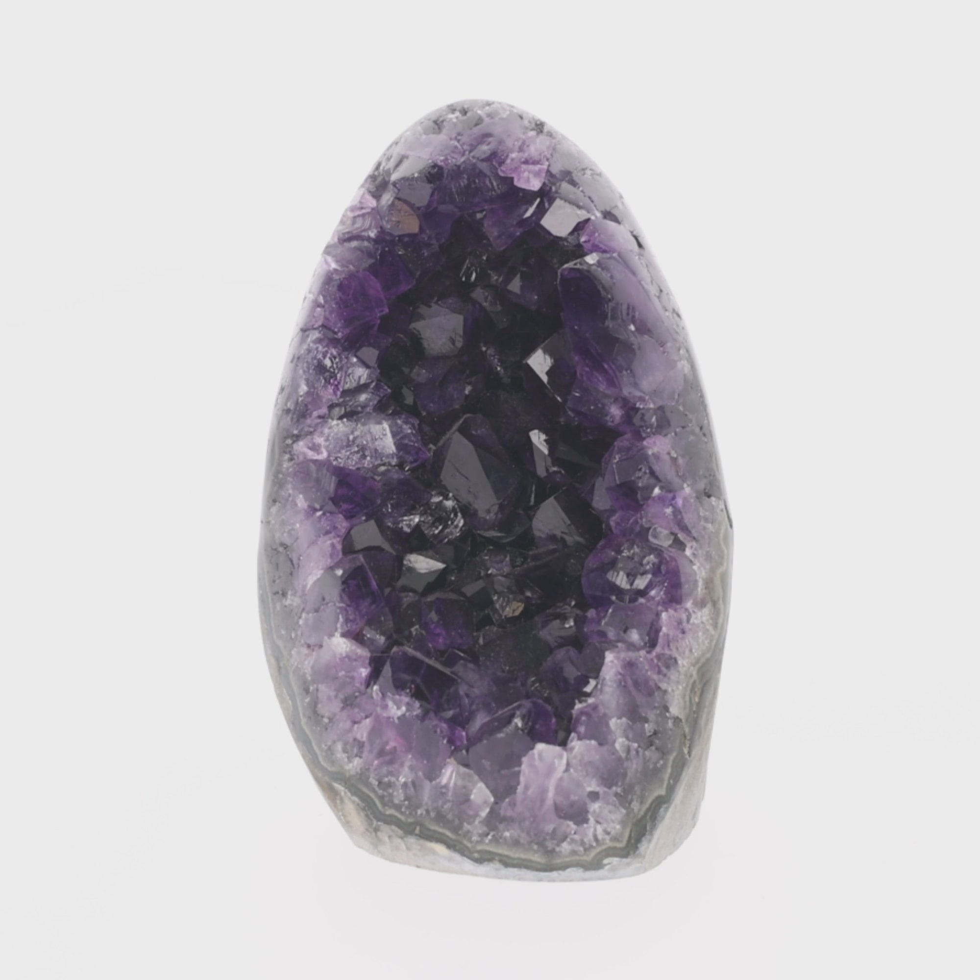 Video laden: Amethyst  Cut Base - Extra Quality 581 g (#1447)