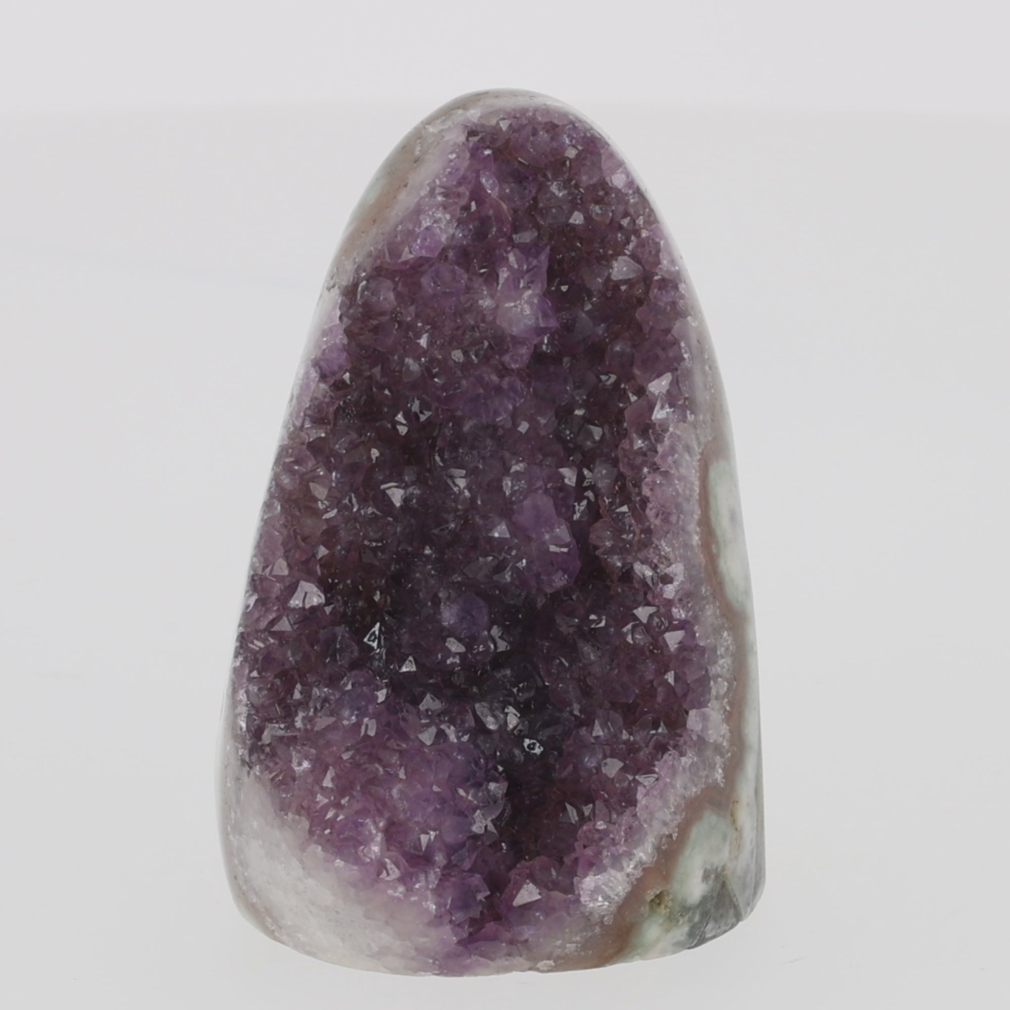 Video laden: Amethyst aus Uruguay – Natürliches Einzelstück mit intensivem Kristallbesatz 574g (#663)