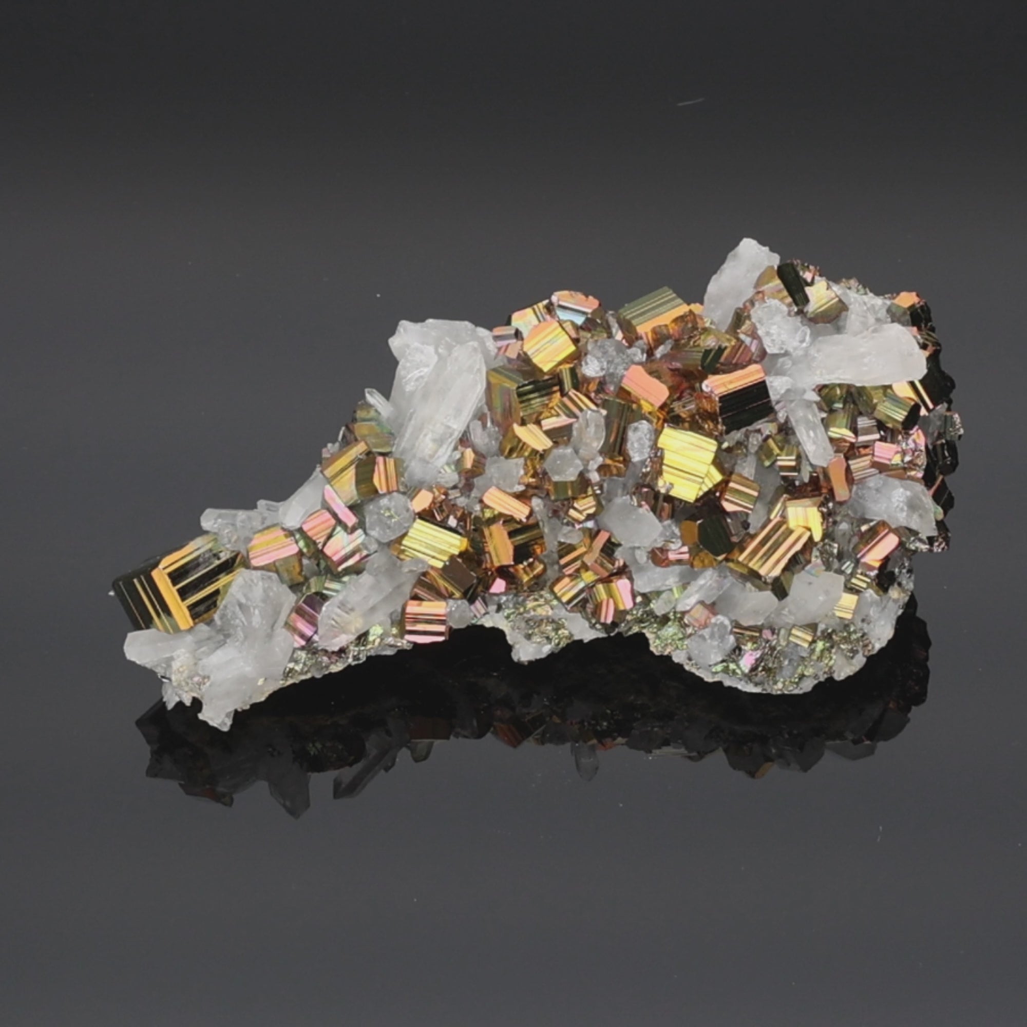 Load video: Prism Crown – Rainbow Pyrit aus Borneo, Indonesien – 191 g (#1379)