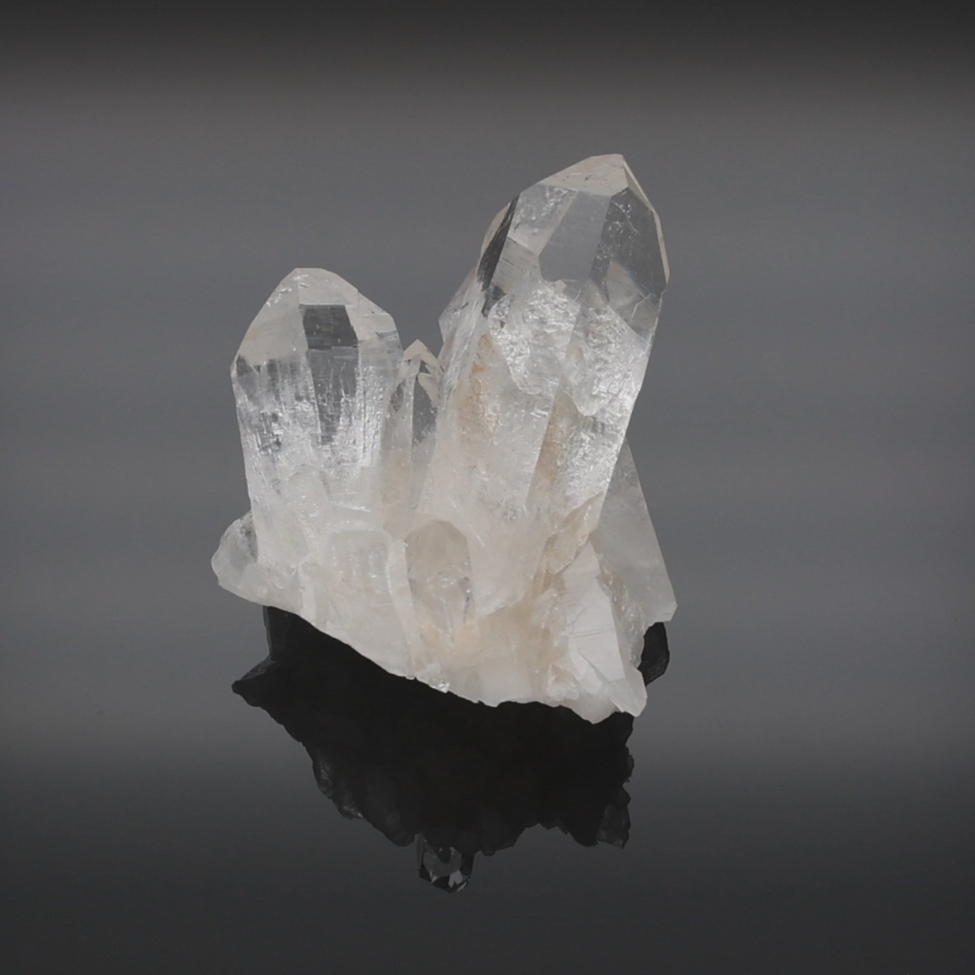 Video laden: CRYSTAL CROWN | Quartz aus dem Himalaya | 288 g | Unikat (#1064)